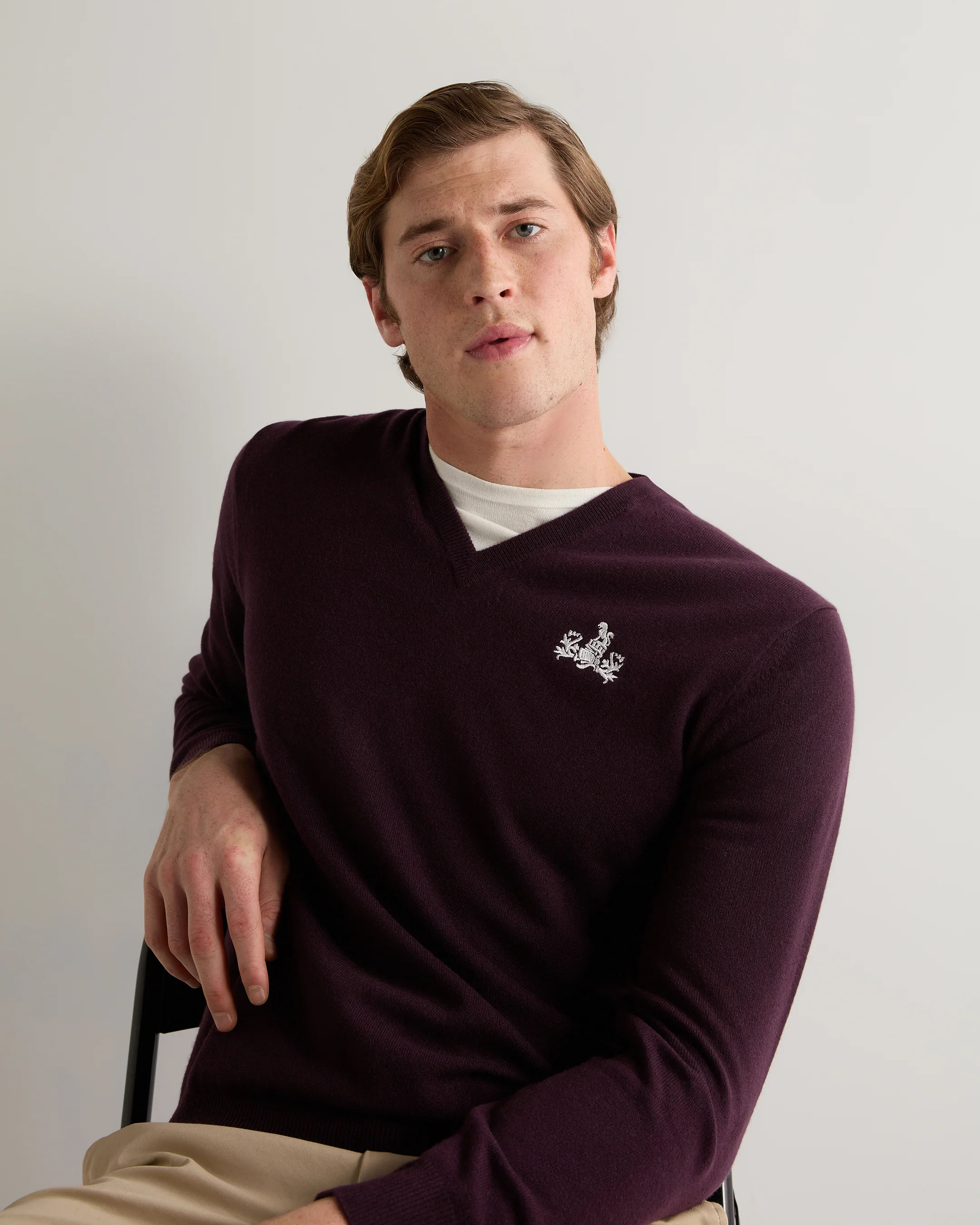 007 Logo V Neck Cashmere Jumper Plum Purple - Image 10