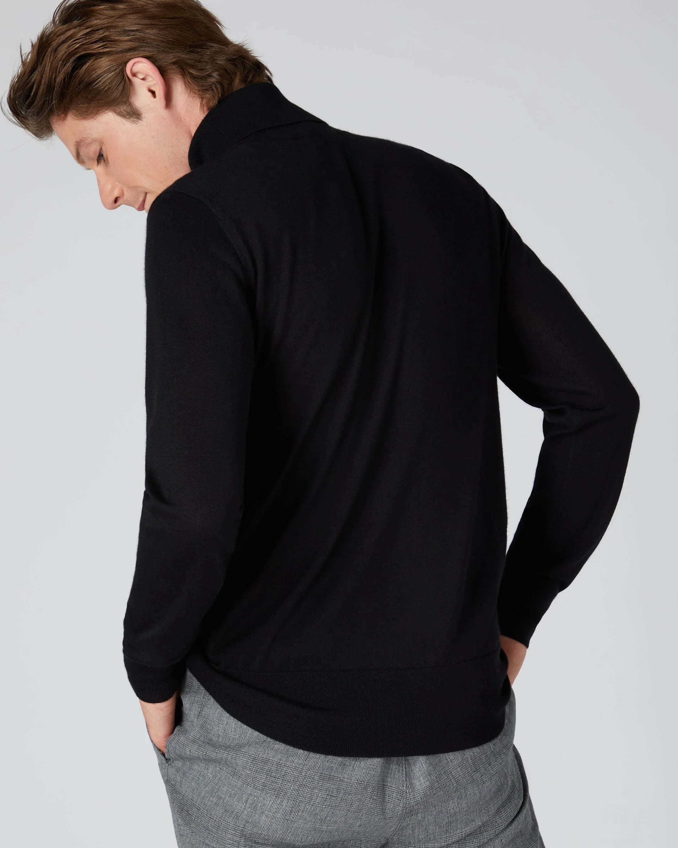 Men's Pimlico Fine Gauge Cashmere Turtle Neck Sweater Black - Image 4