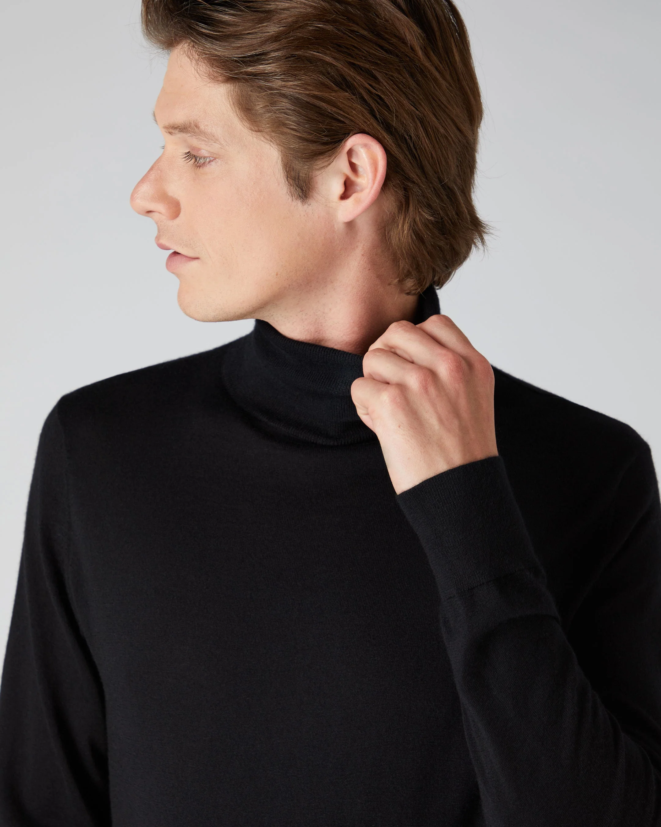 Men's Pimlico Fine Gauge Cashmere Turtle Neck Sweater Black - Image 5