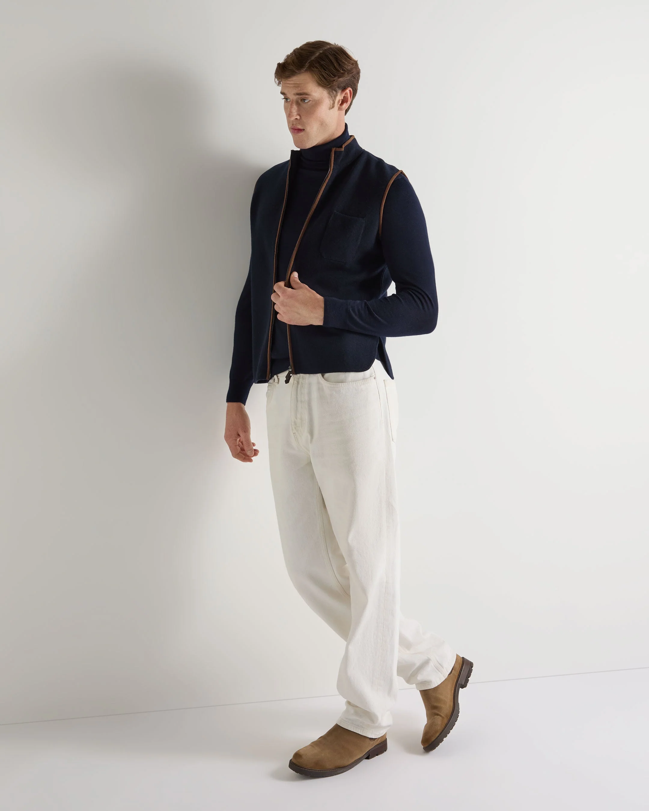 Men's Pimlico Fine Gauge Cashmere Turtle Neck Sweater Navy Blue - Image 3