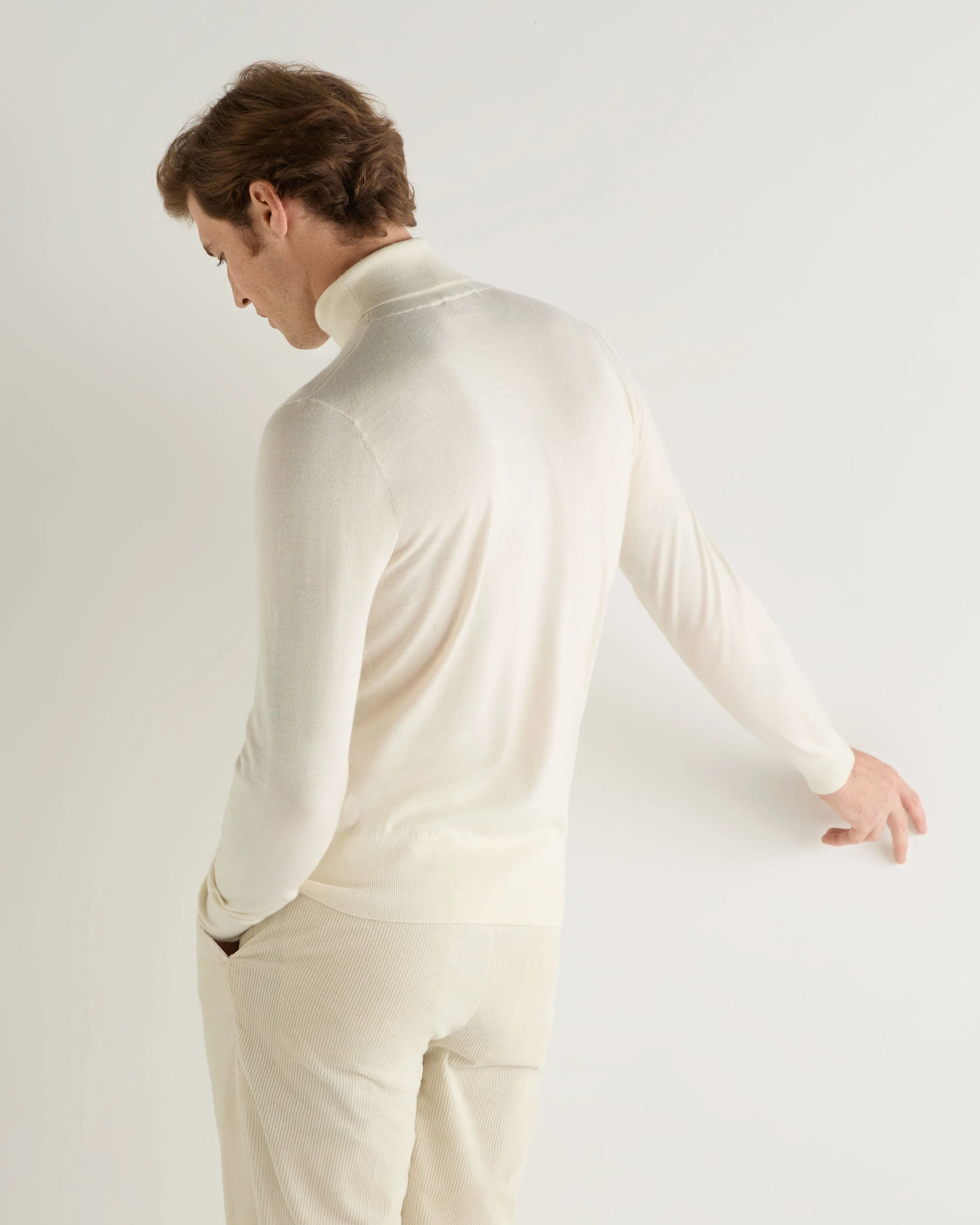 Men's Pimlico Fine Gauge Cashmere Turtle Neck Sweater New Ivory White - Image 4