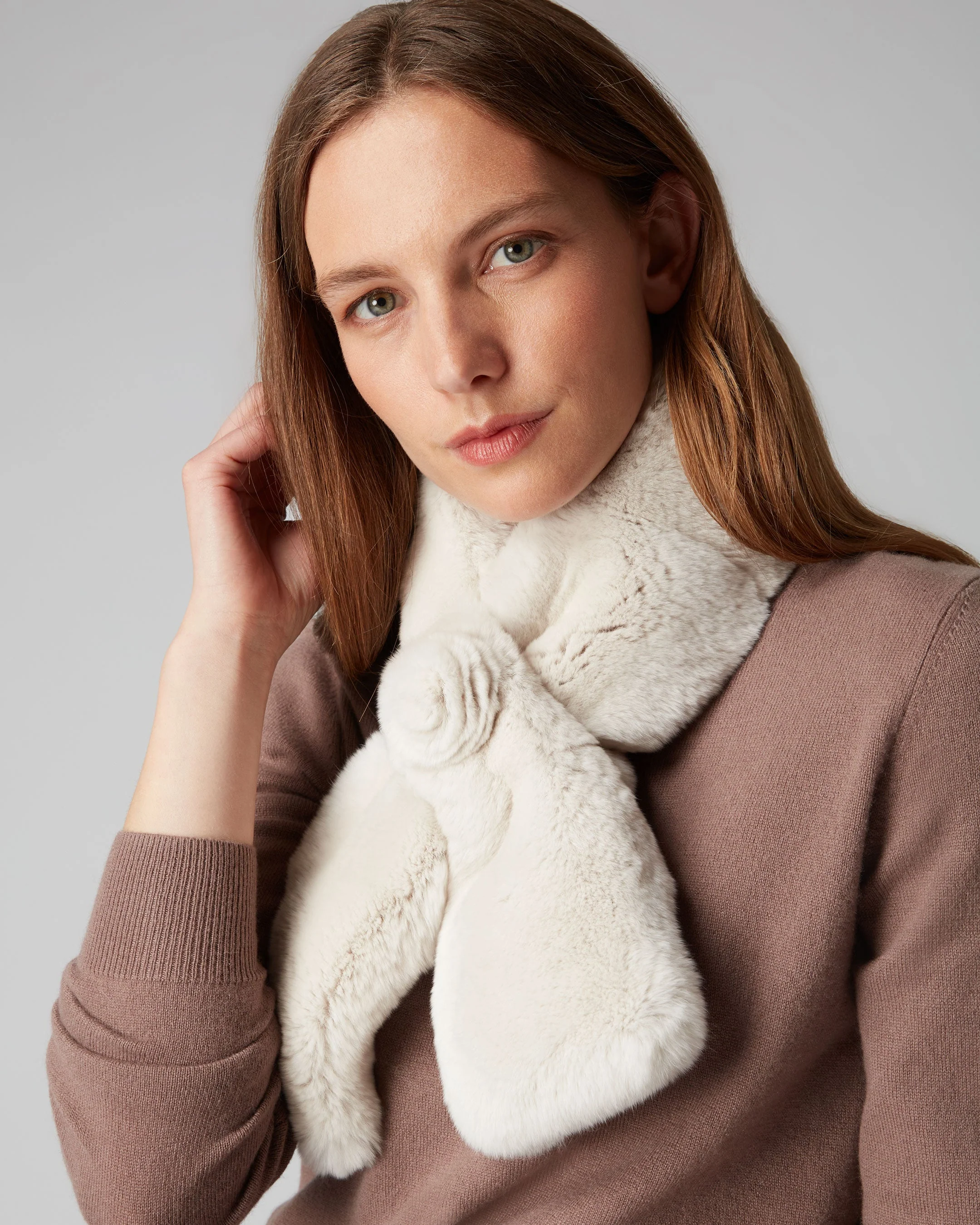 Women's Fur Neck Warmer Snow Grey - Image 2