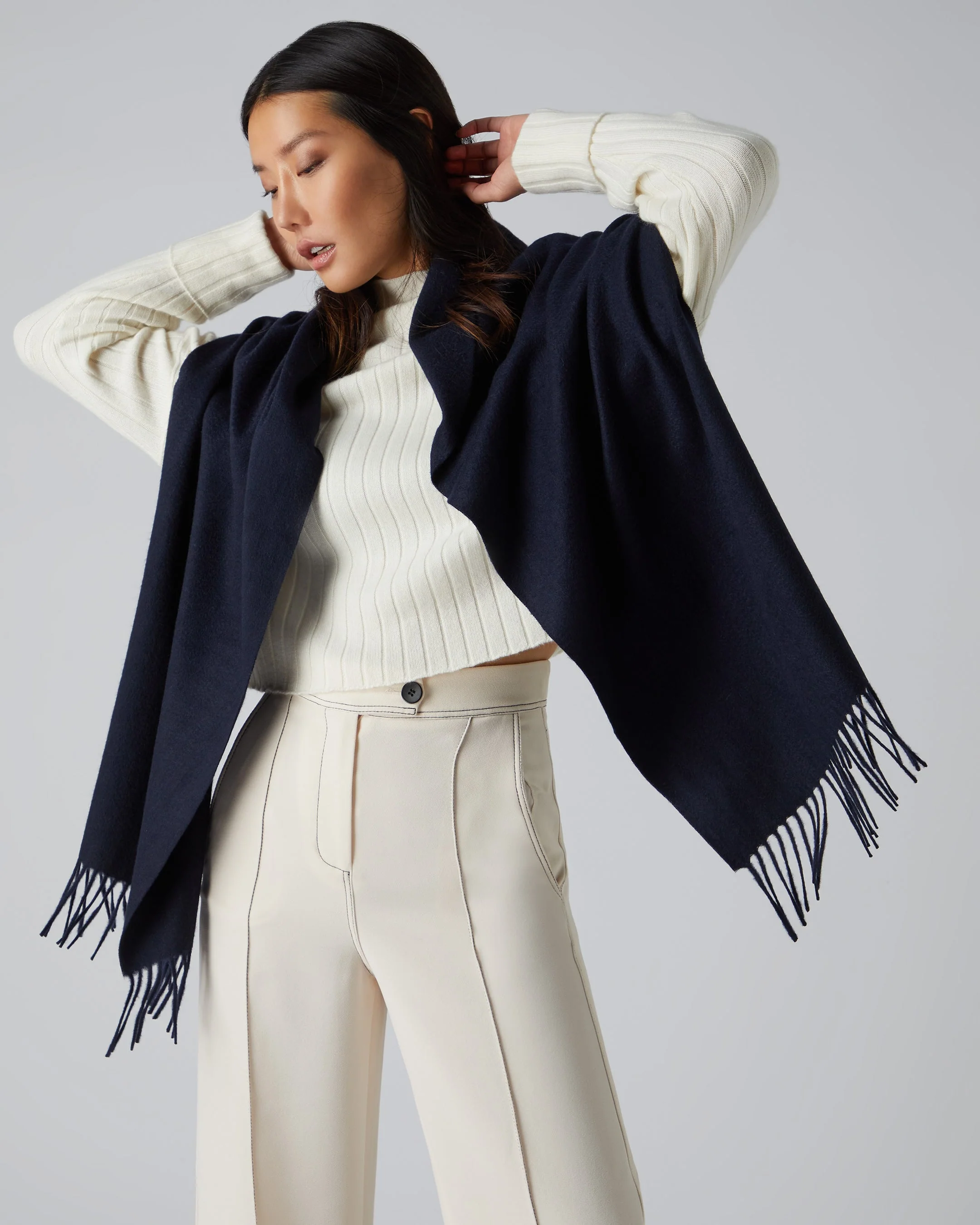 Unisex Large Woven Cashmere Scarf Navy Blue - Image 3
