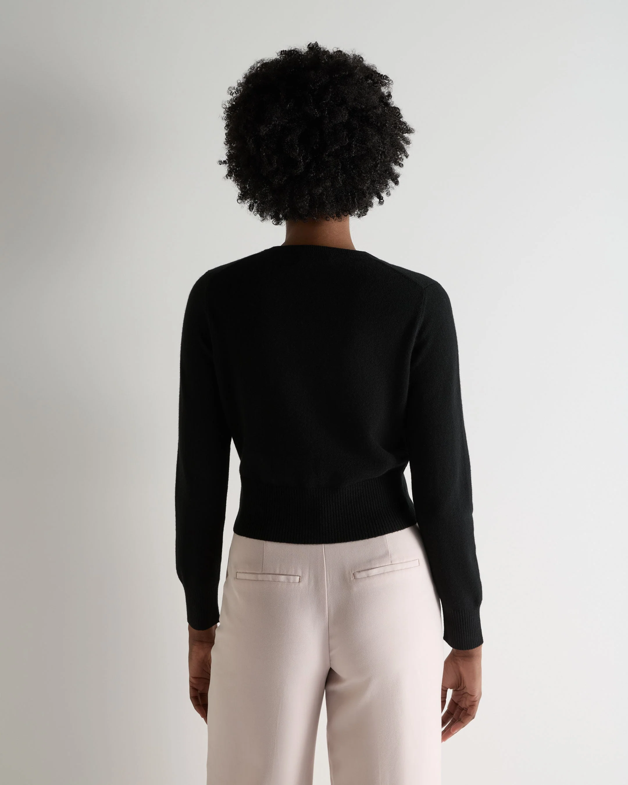 Women's Ivy Cropped Cashmere Cardigan Black - Image 4