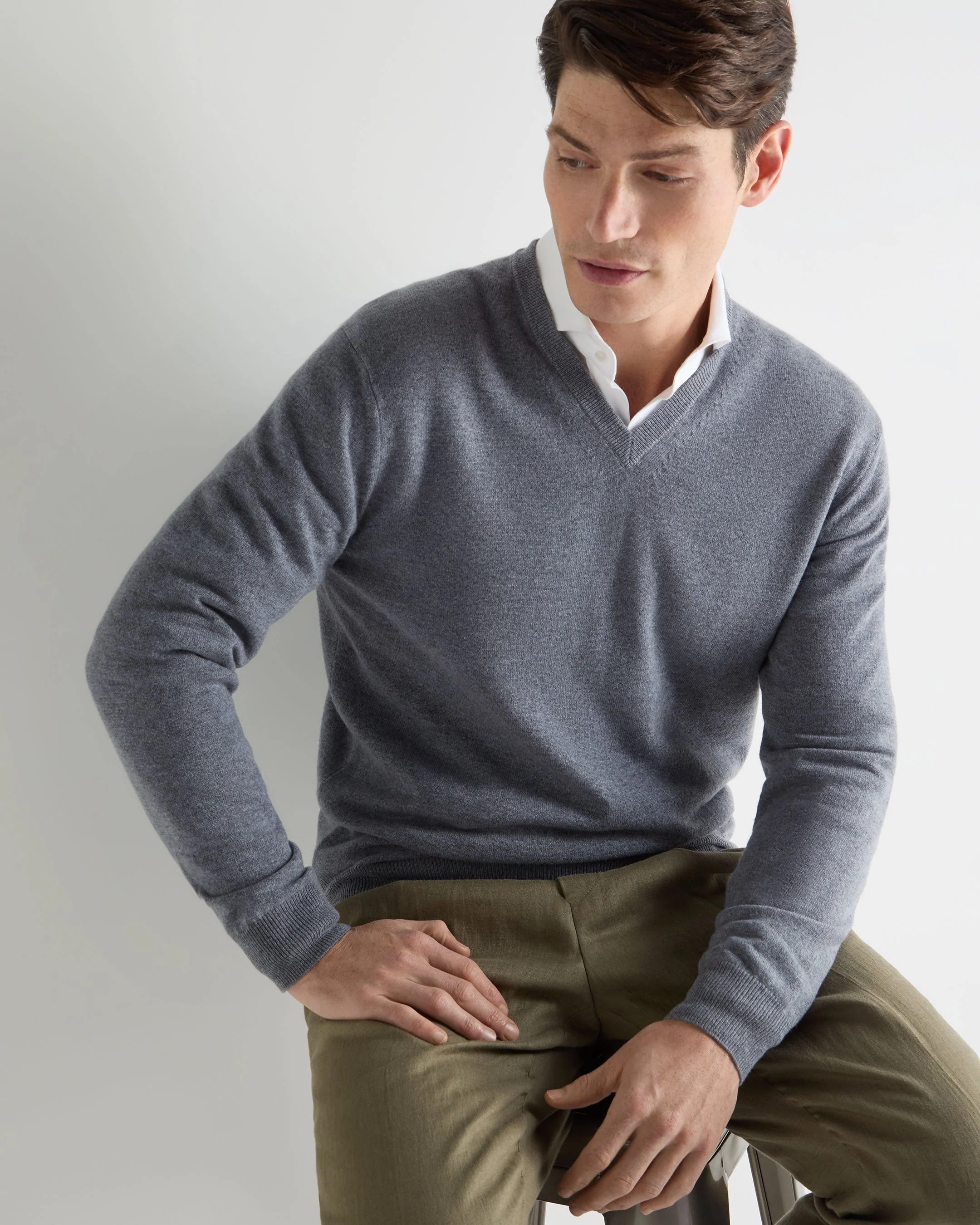Men's Burlington V Neck Cashmere Sweater Ash Grey - Image 5