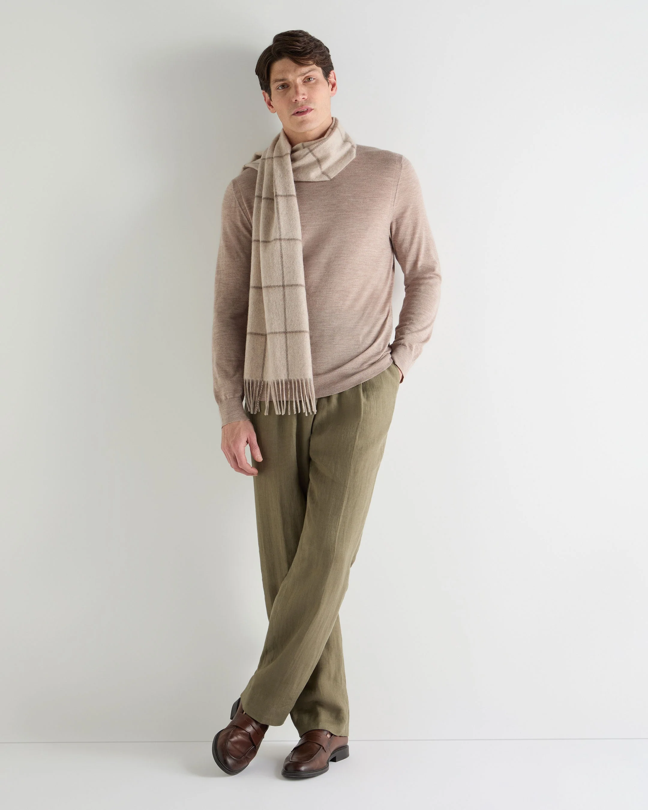 Men's Covent Fine Gauge Cashmere Round Neck Sweater Soft Taupe Brown - Image 3