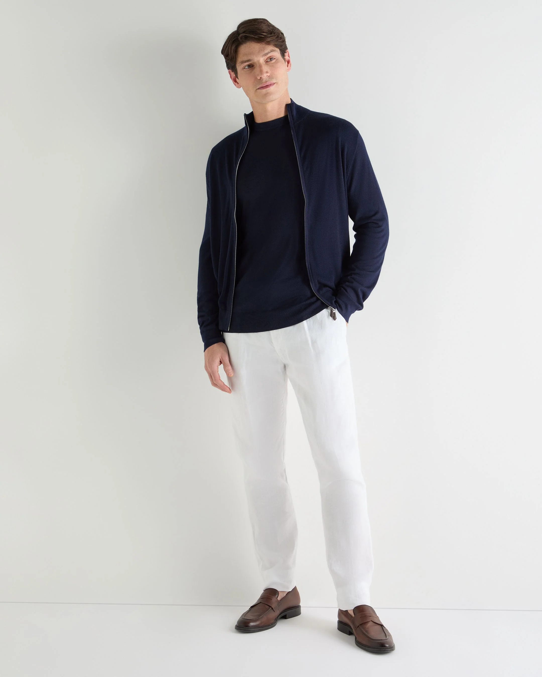 Men's Covent Fine Gauge Cashmere Round Neck Sweater Summer Navy Blue - Image 3