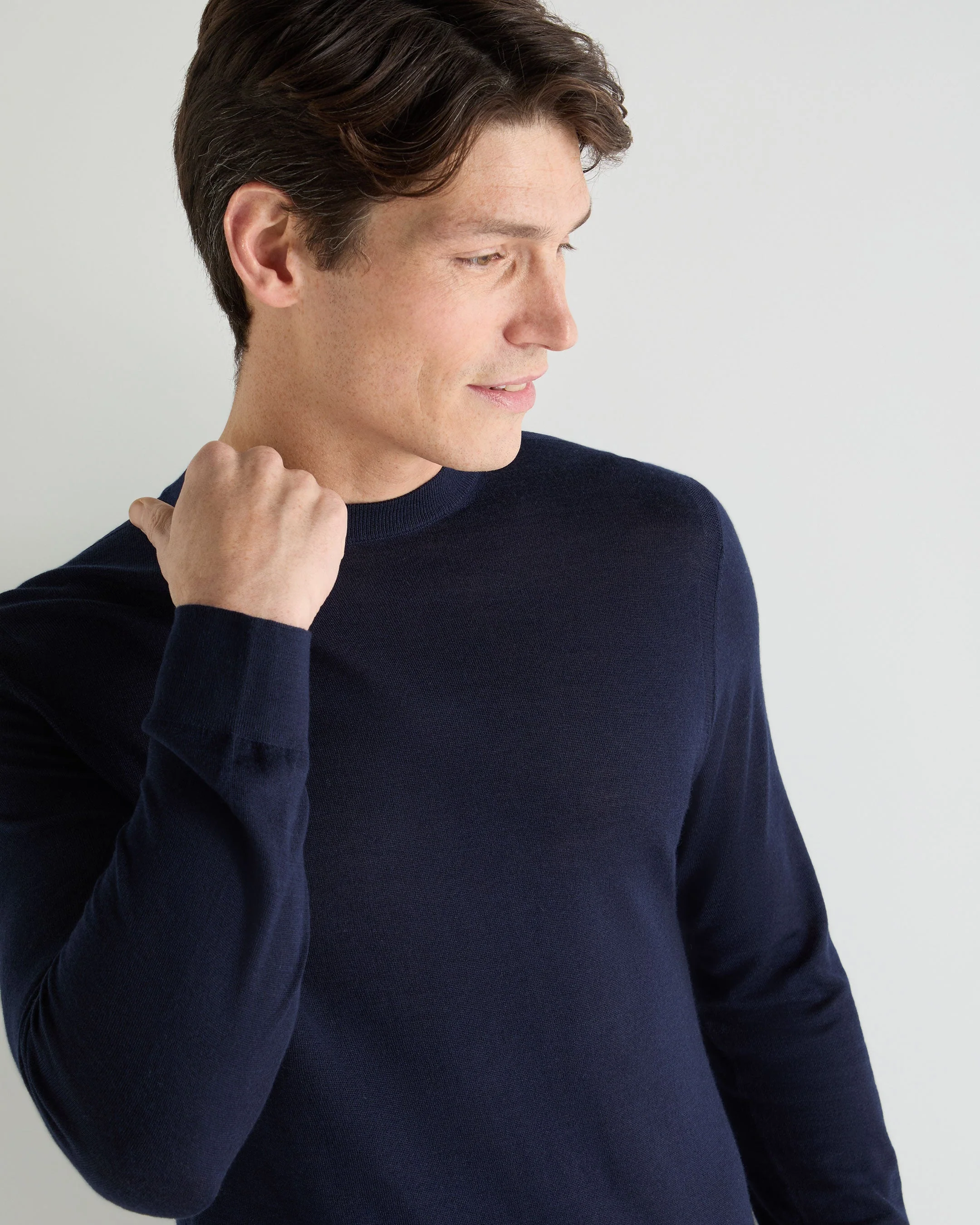Men's Covent Fine Gauge Cashmere Round Neck Sweater Summer Navy Blue - Image 5