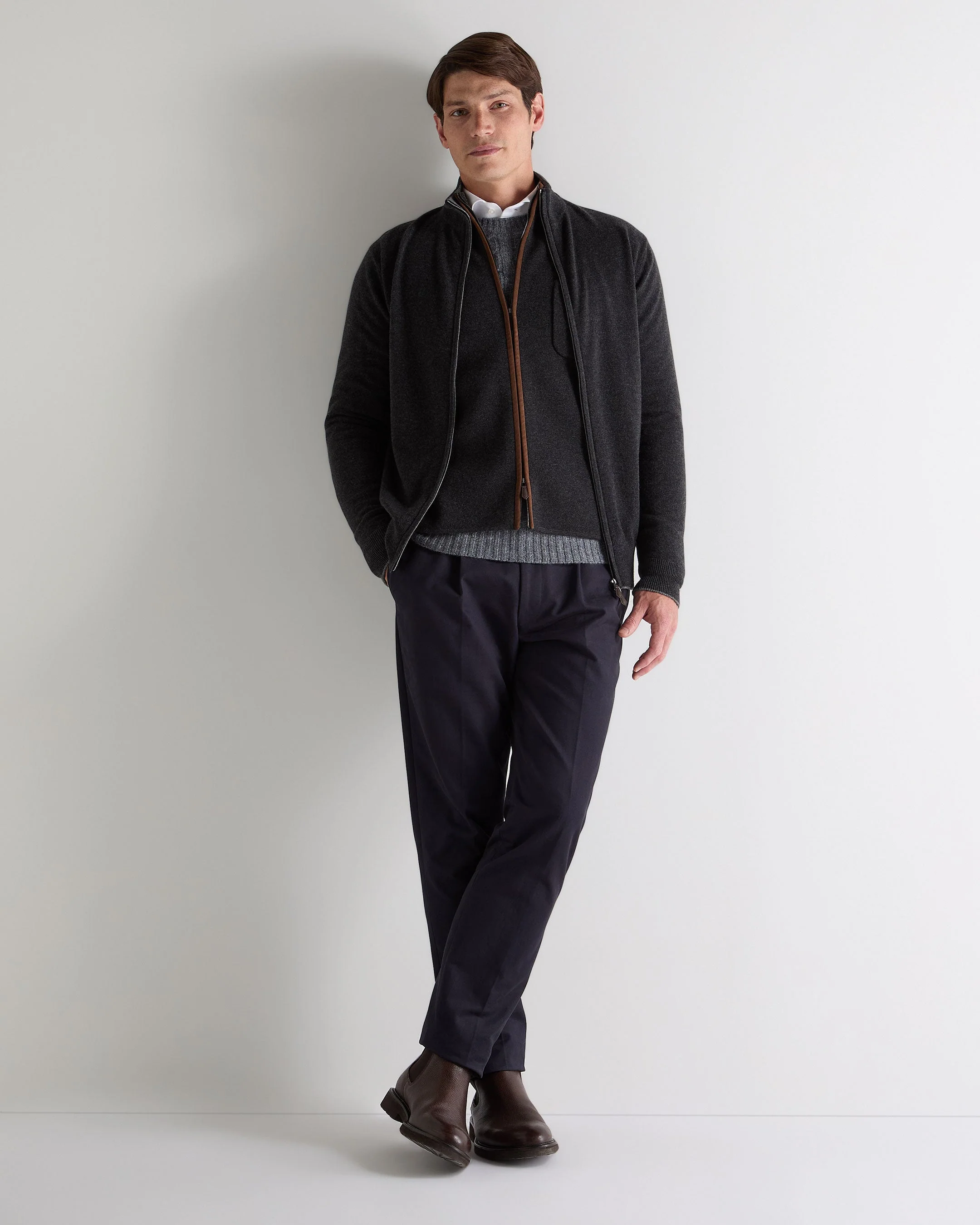 Men's Shaftesbury Cashmere Gilet Deep Charcoal Grey - Image 3