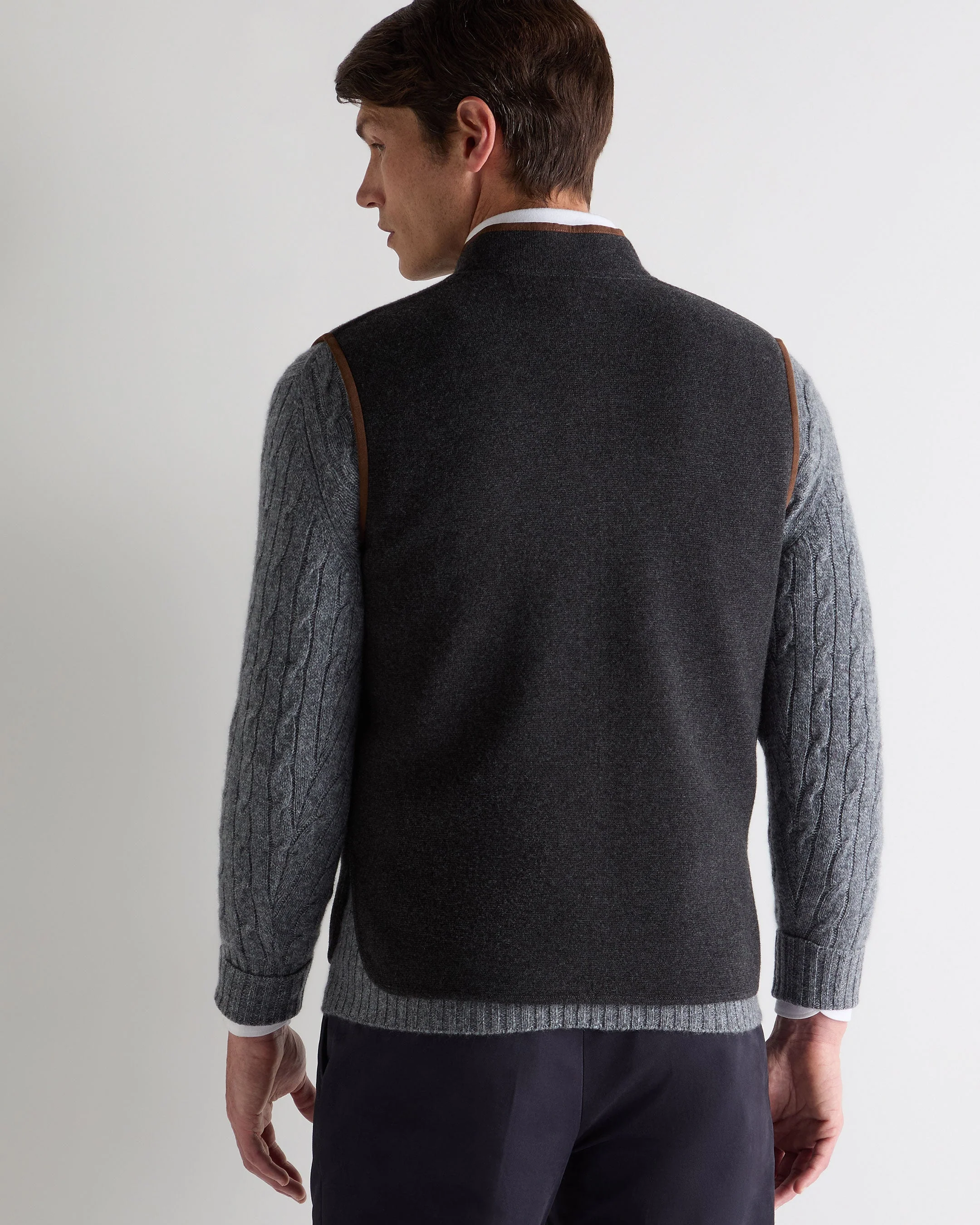 Men's Shaftesbury Cashmere Gilet Deep Charcoal Grey - Image 4