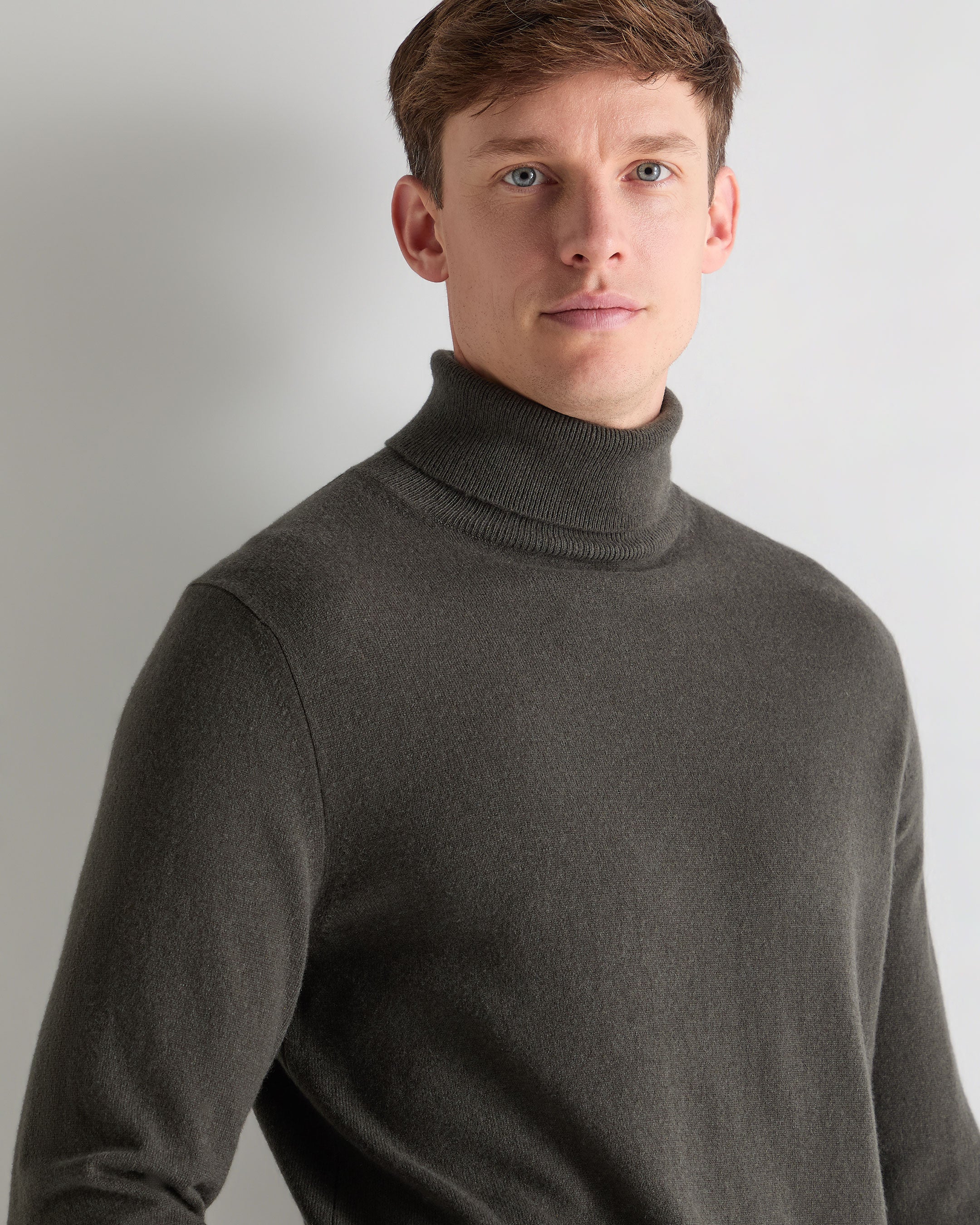 Men's Trafalgar Turtle Neck Cashmere Sweater Arabica Khaki Green - Image 5