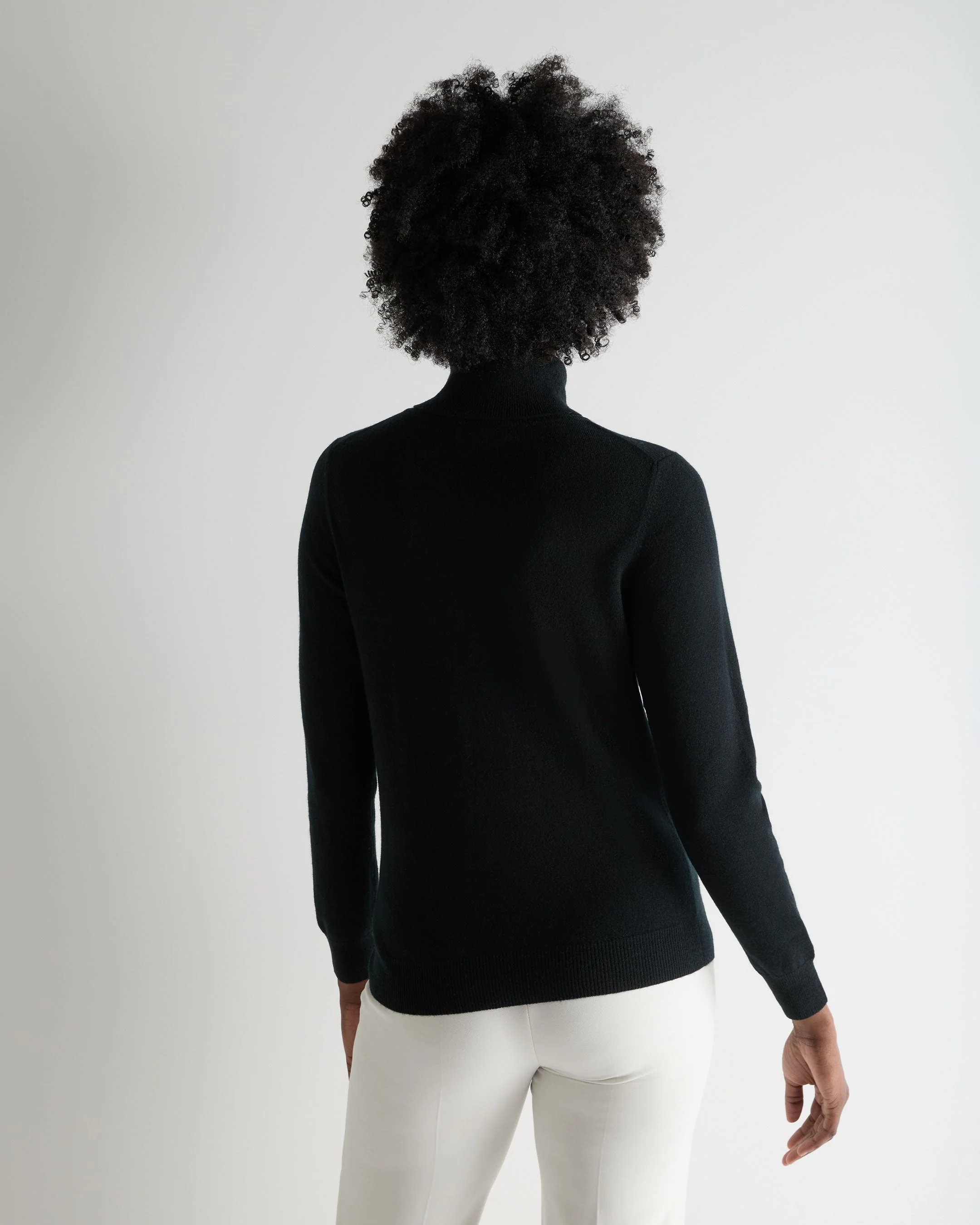 Women's Luna Turtle Neck Cashmere Sweater Black - Image 4