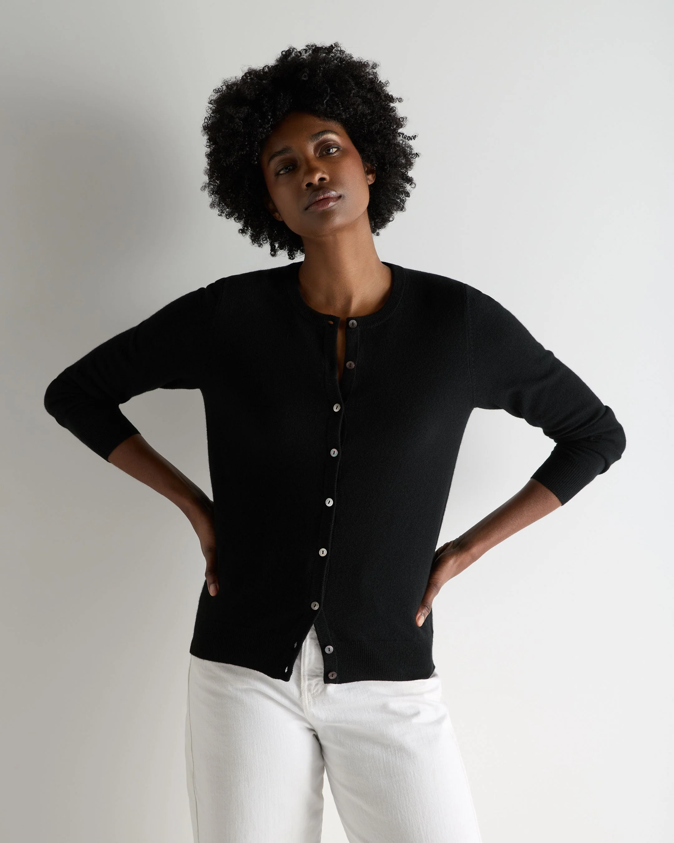 Women's Olivia Round Neck Cashmere Cardigan Black