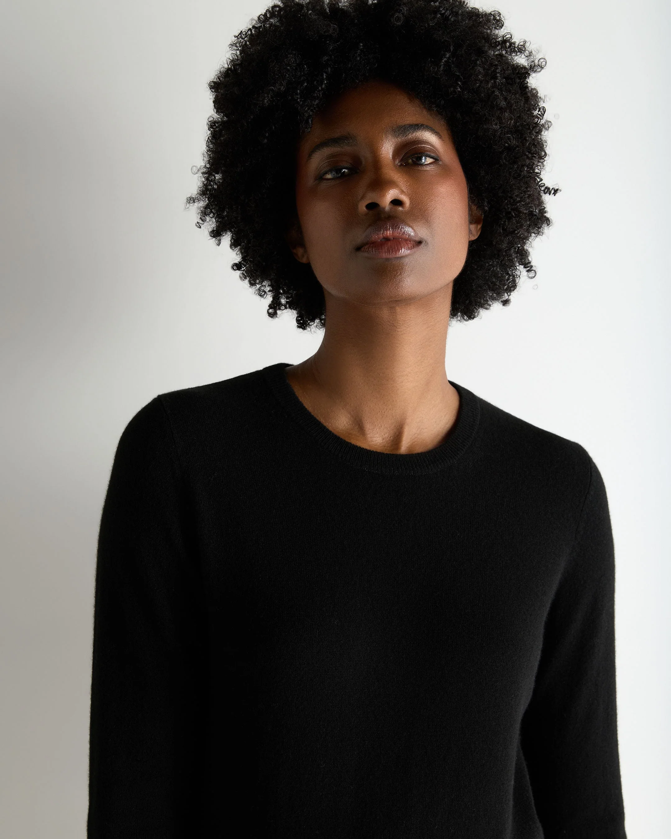 Women's Evie Classic Round Neck Cashmere Sweater Black - Image 5