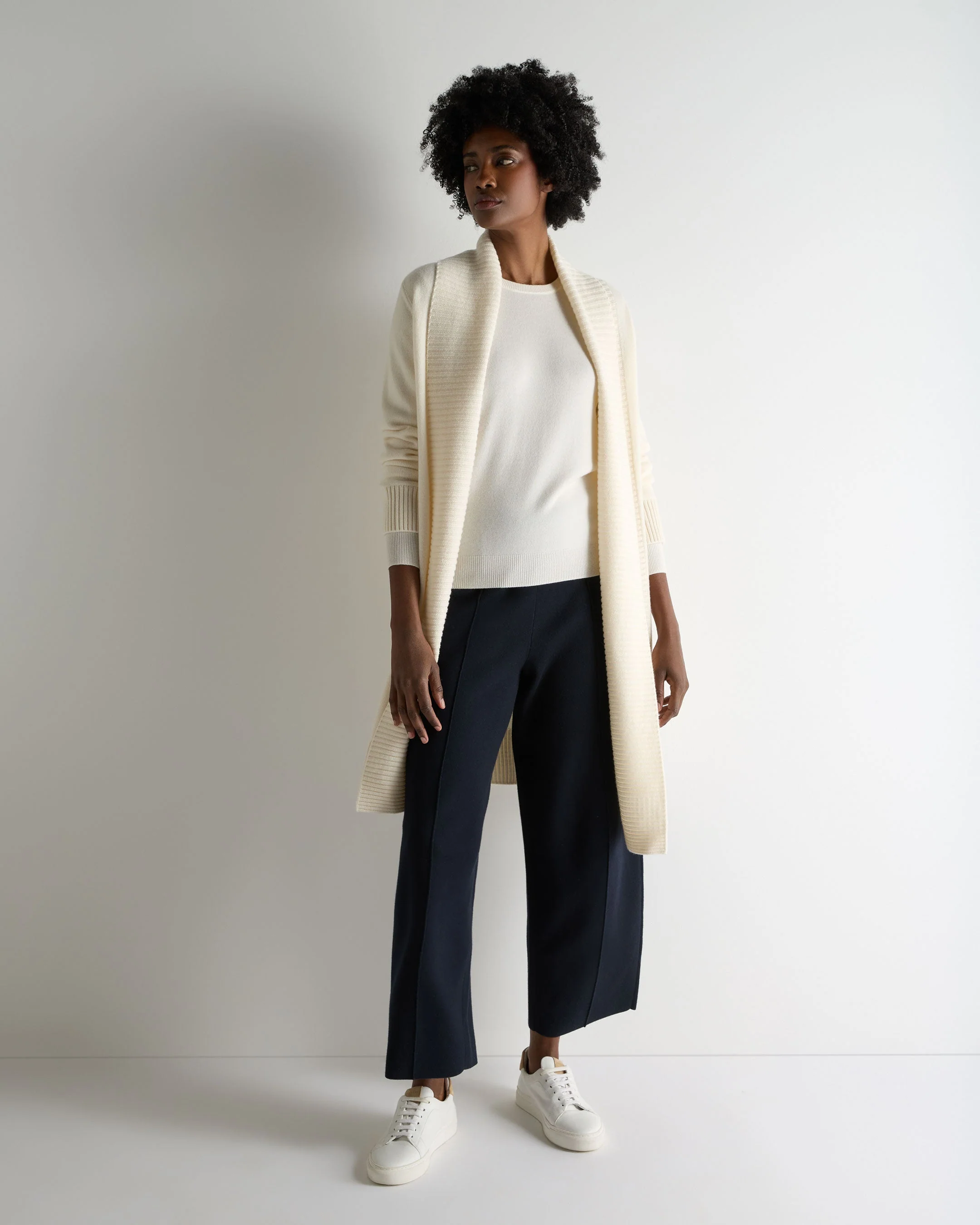 Women's Evie Classic Round Neck Cashmere Sweater New Ivory White - Image 3