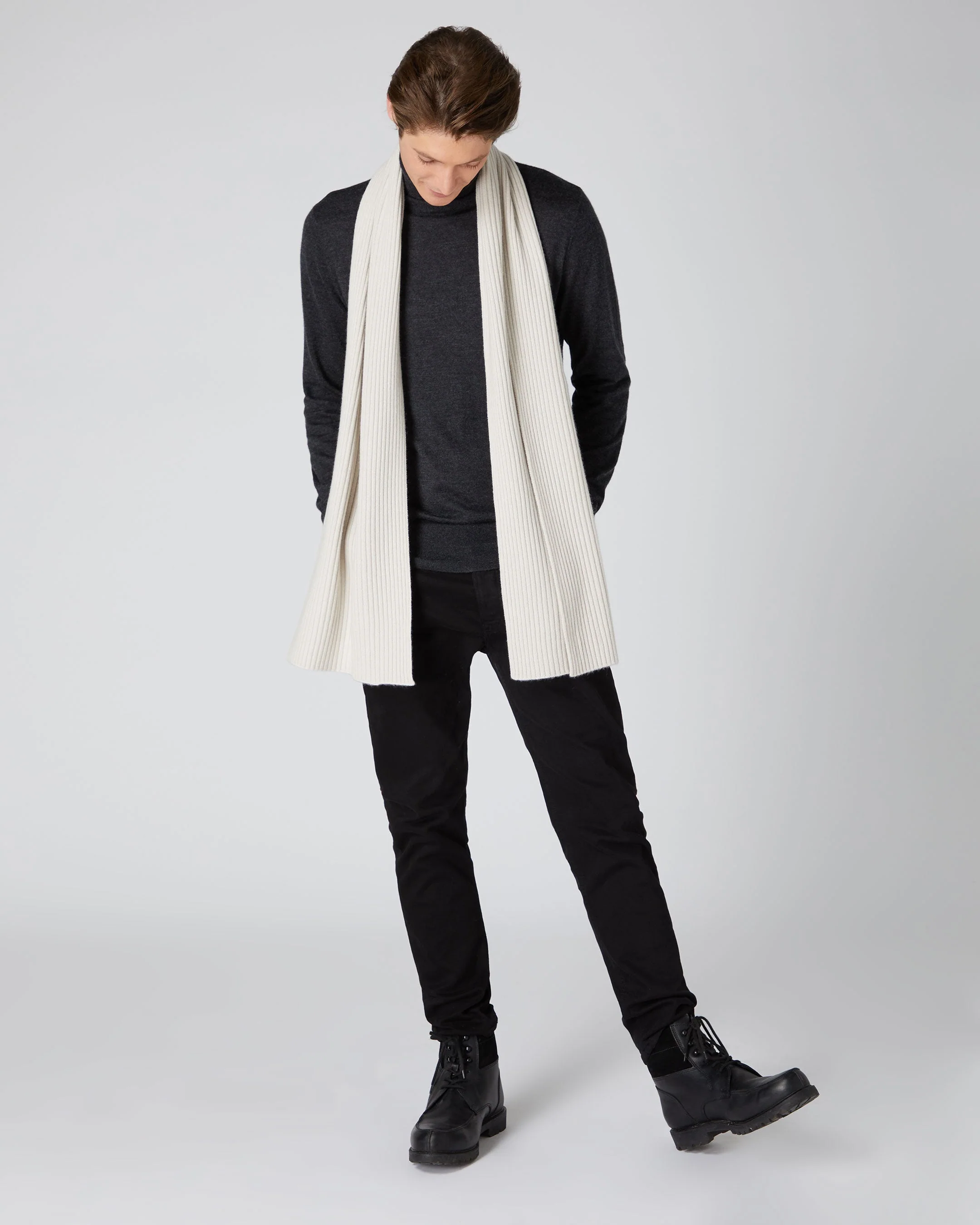 Unisex Short Ribbed Cashmere Scarf Snow Grey - Image 3