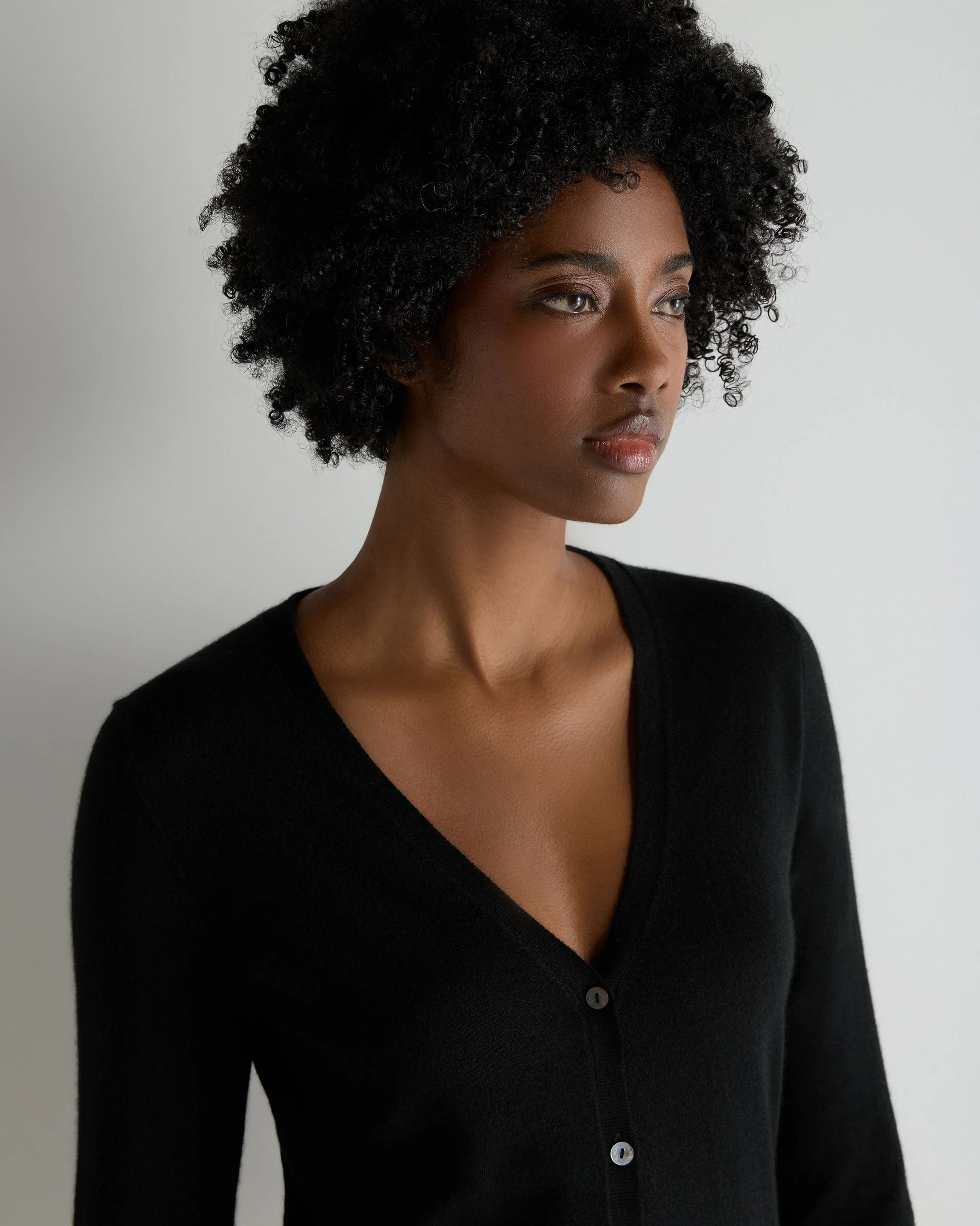 Women's Mia Superfine Cashmere V Neck Cardigan Black - Image 5