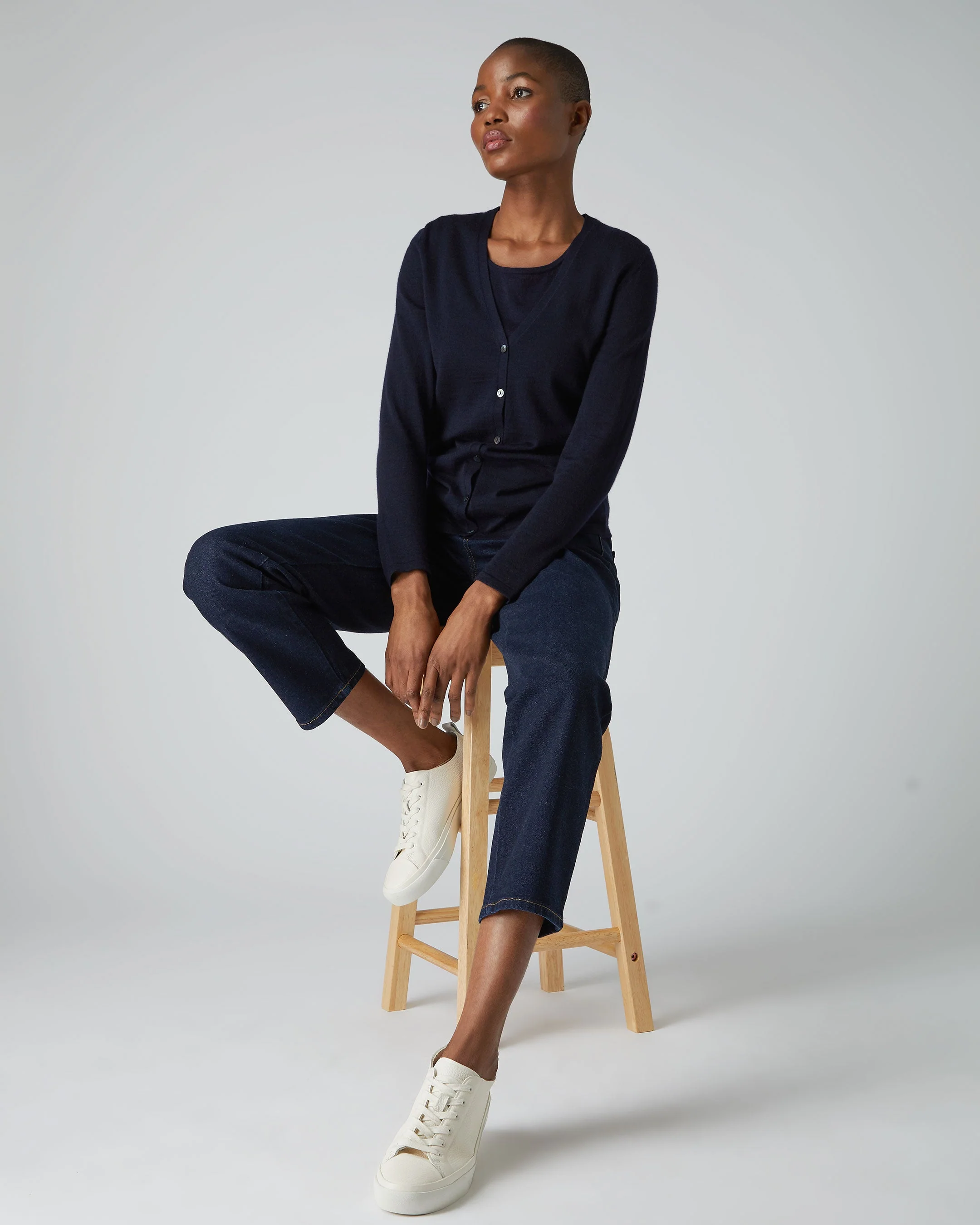 Women's Mia Superfine Cashmere V Neck Cardigan Navy Blue - Image 3