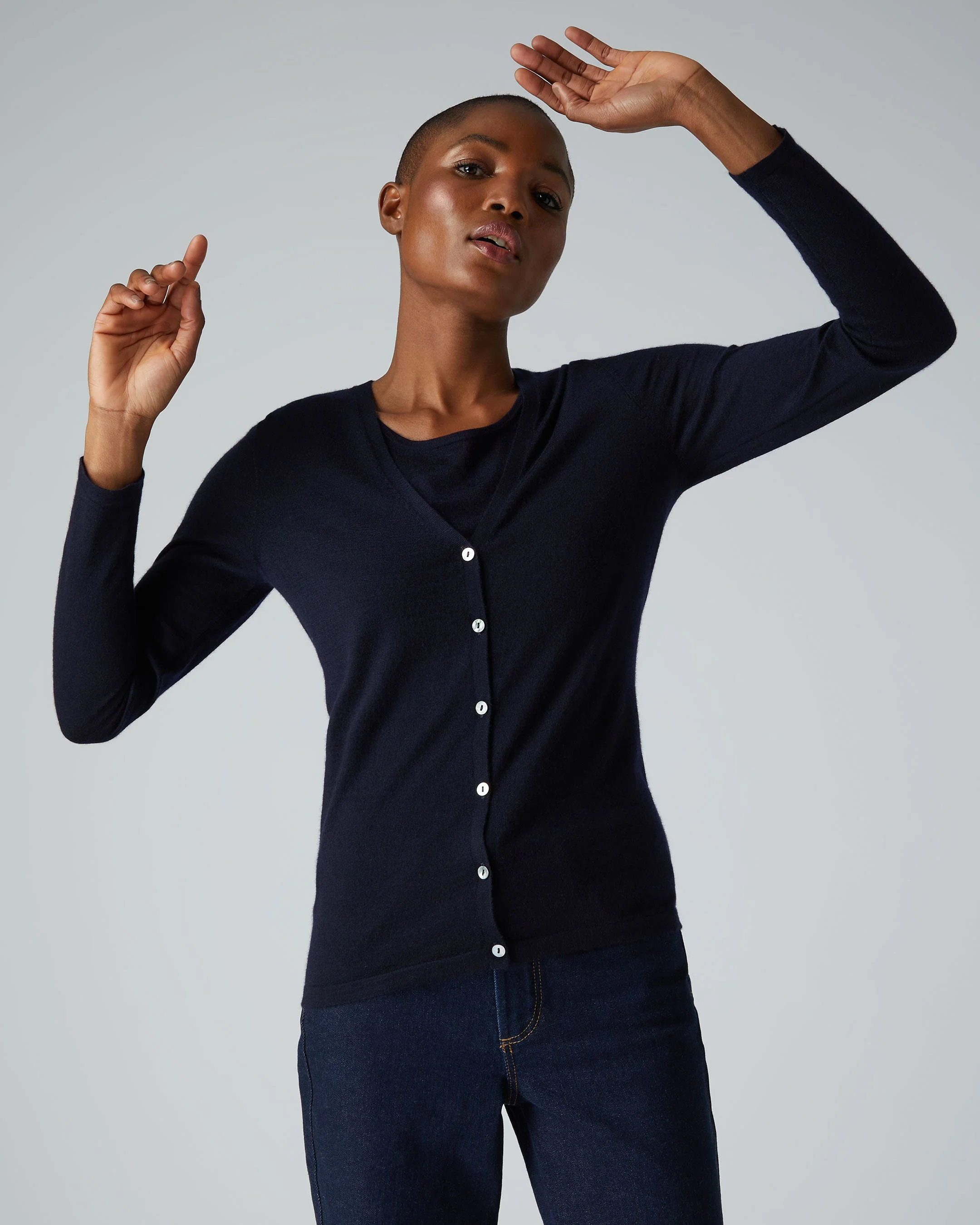 Women's Mia Superfine Cashmere V Neck Cardigan Navy Blue - Image 5