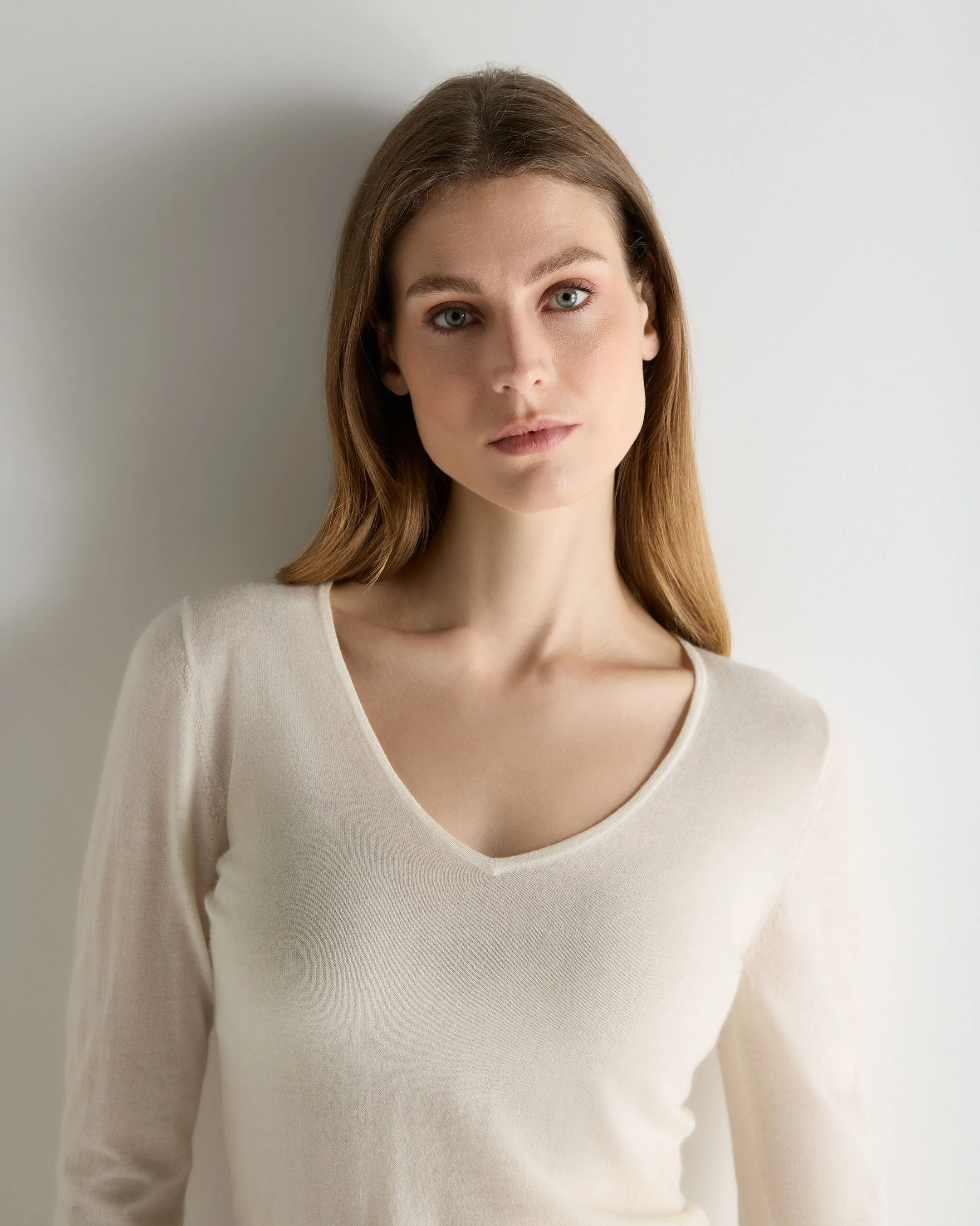 Women's Imogen Superfine Cashmere V Neck Sweater New Ivory White - Image 5