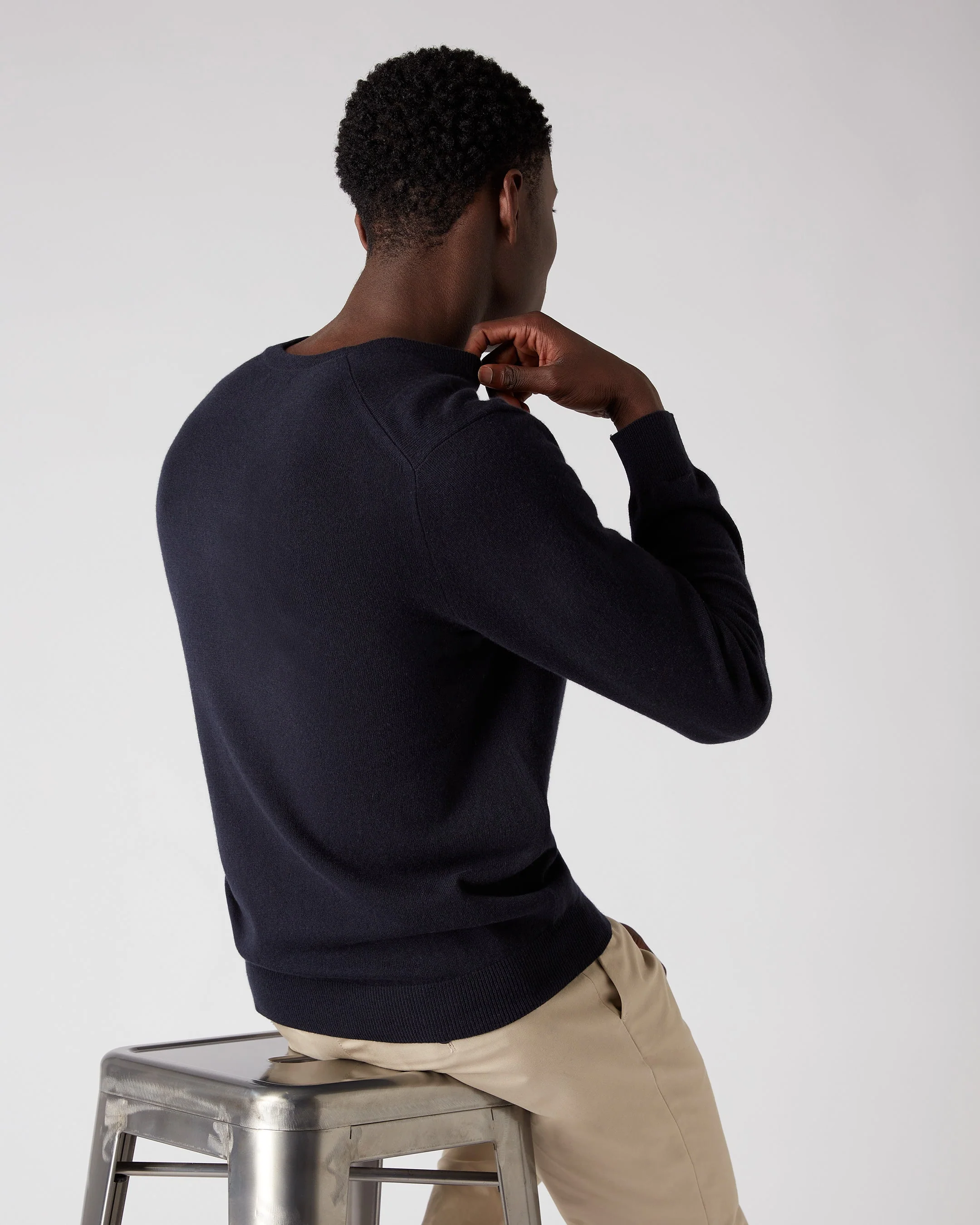 Men's Burlington V Neck Cashmere Sweater Navy Blue - Image 4