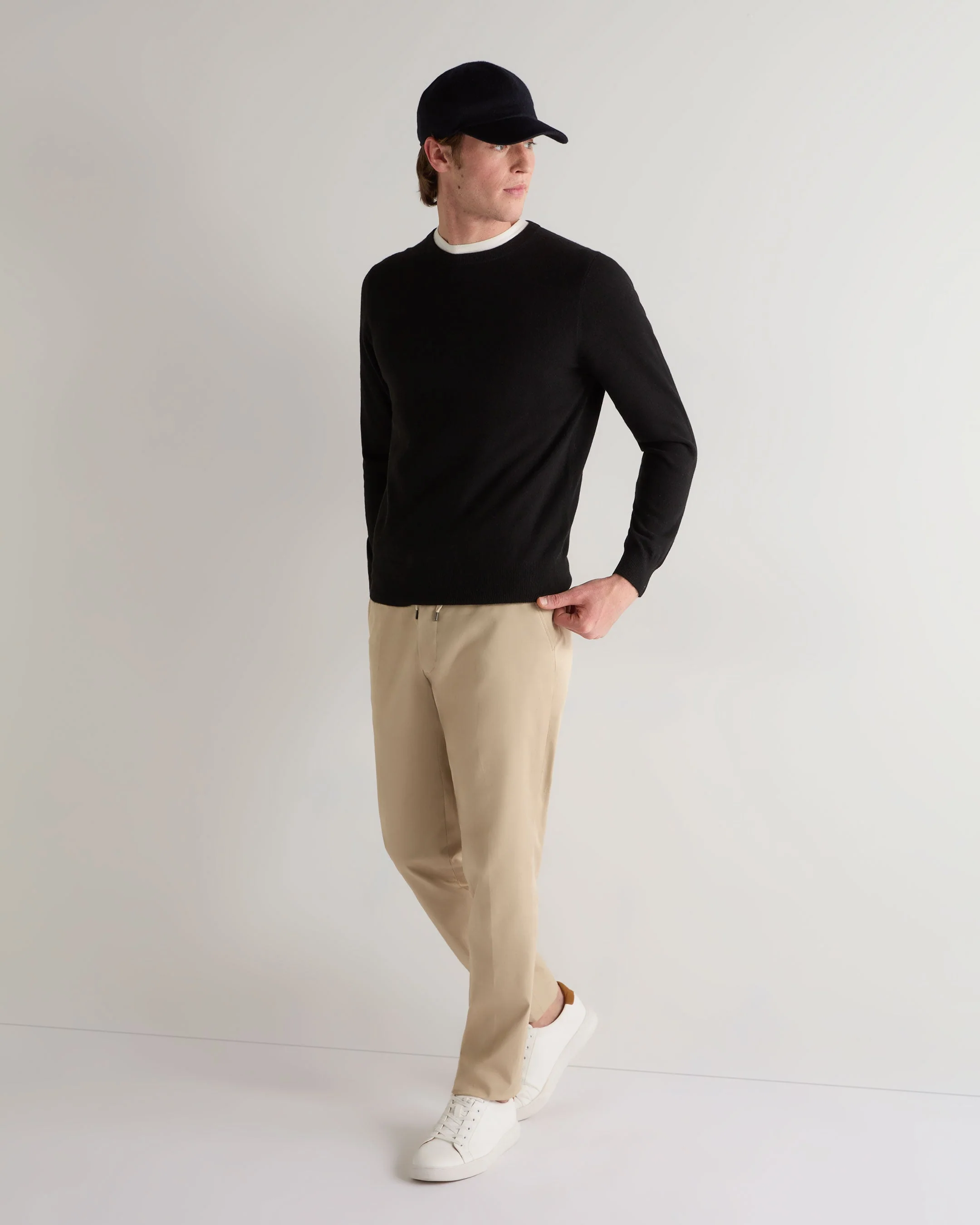 Men's Oxford Round Neck Cashmere Sweater Black - Image 3