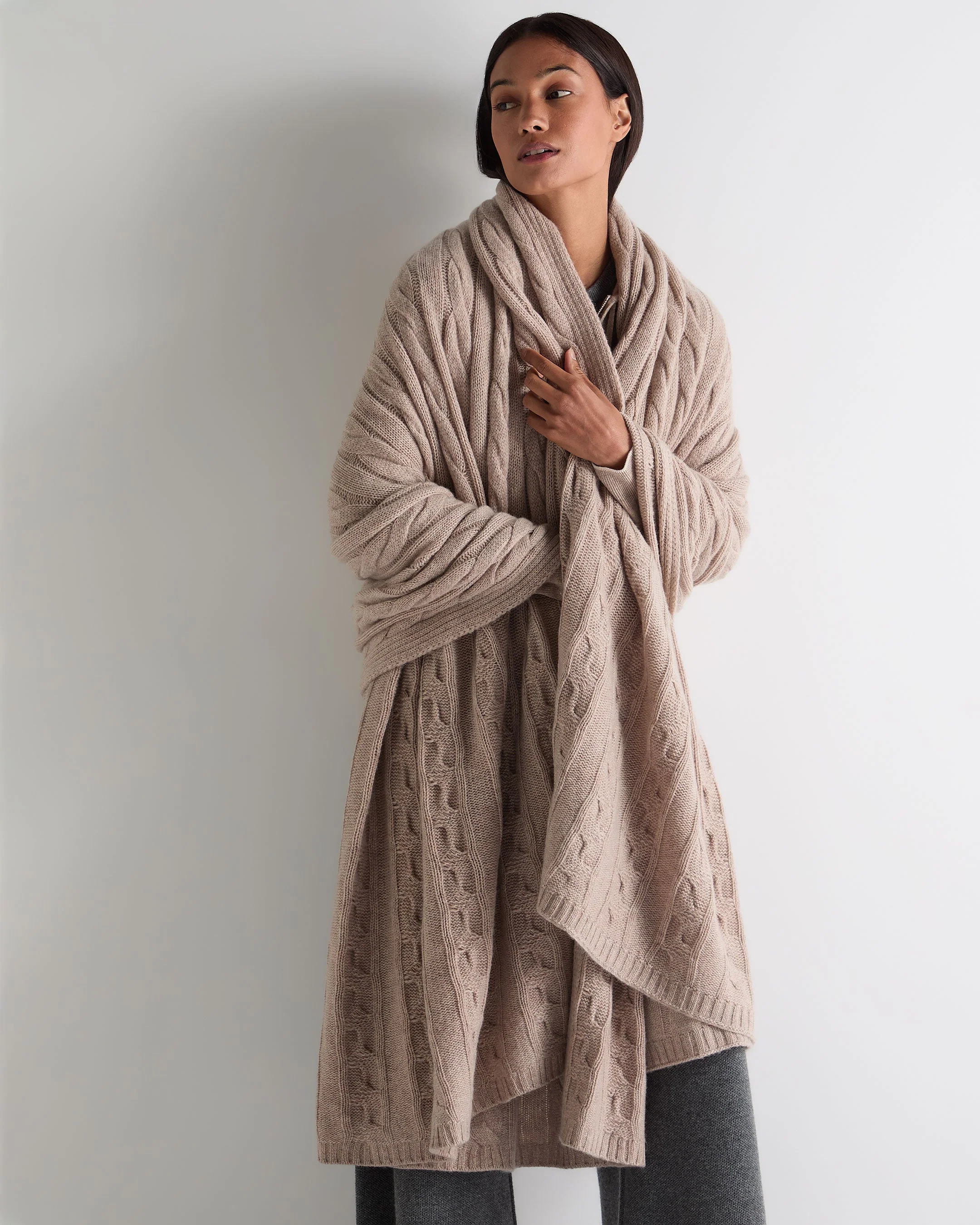 Unisex Cable Cashmere Throw Oatmeal Brown - Image 3