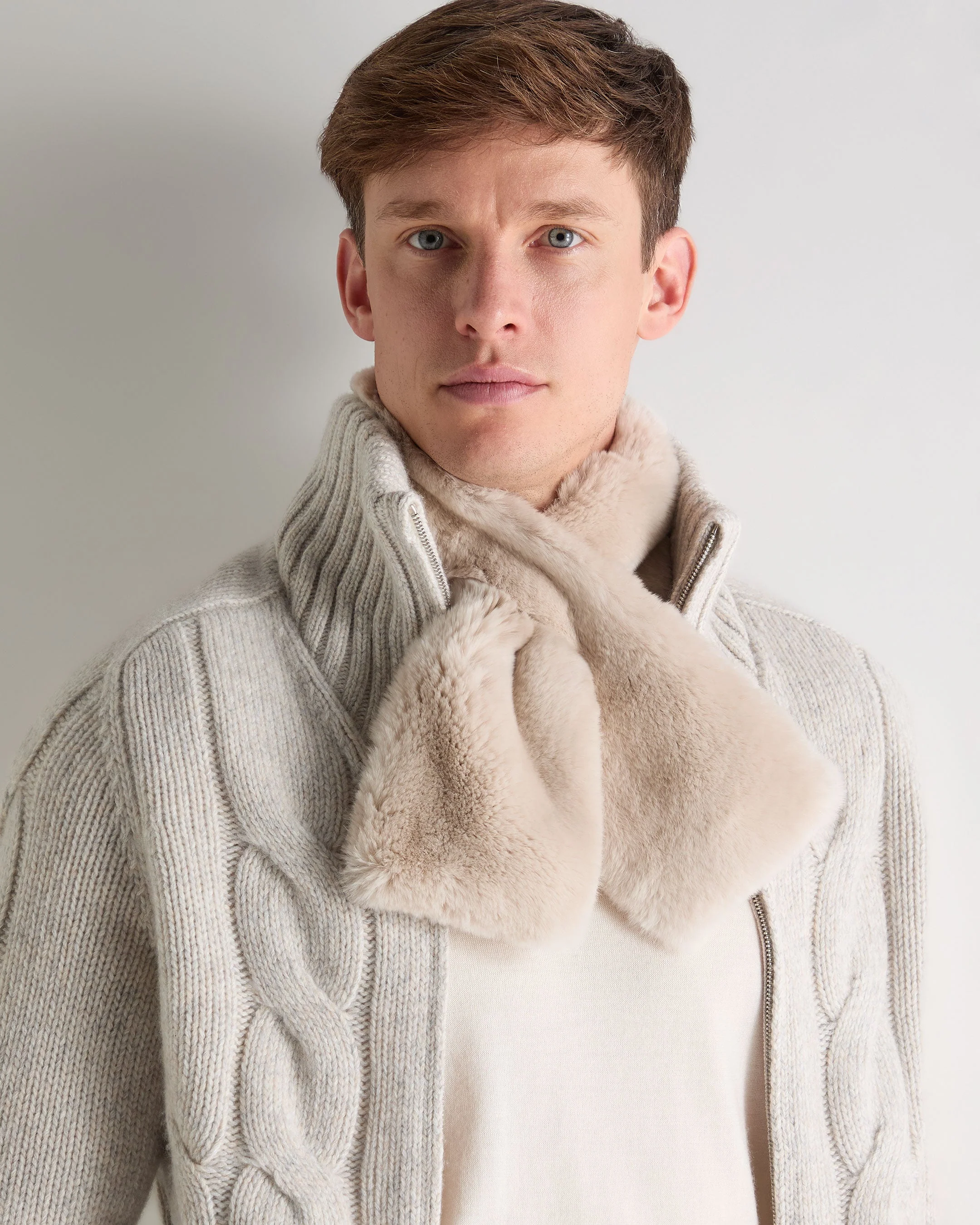 Unisex Fur Neckwarmer Snow Grey - Image 4