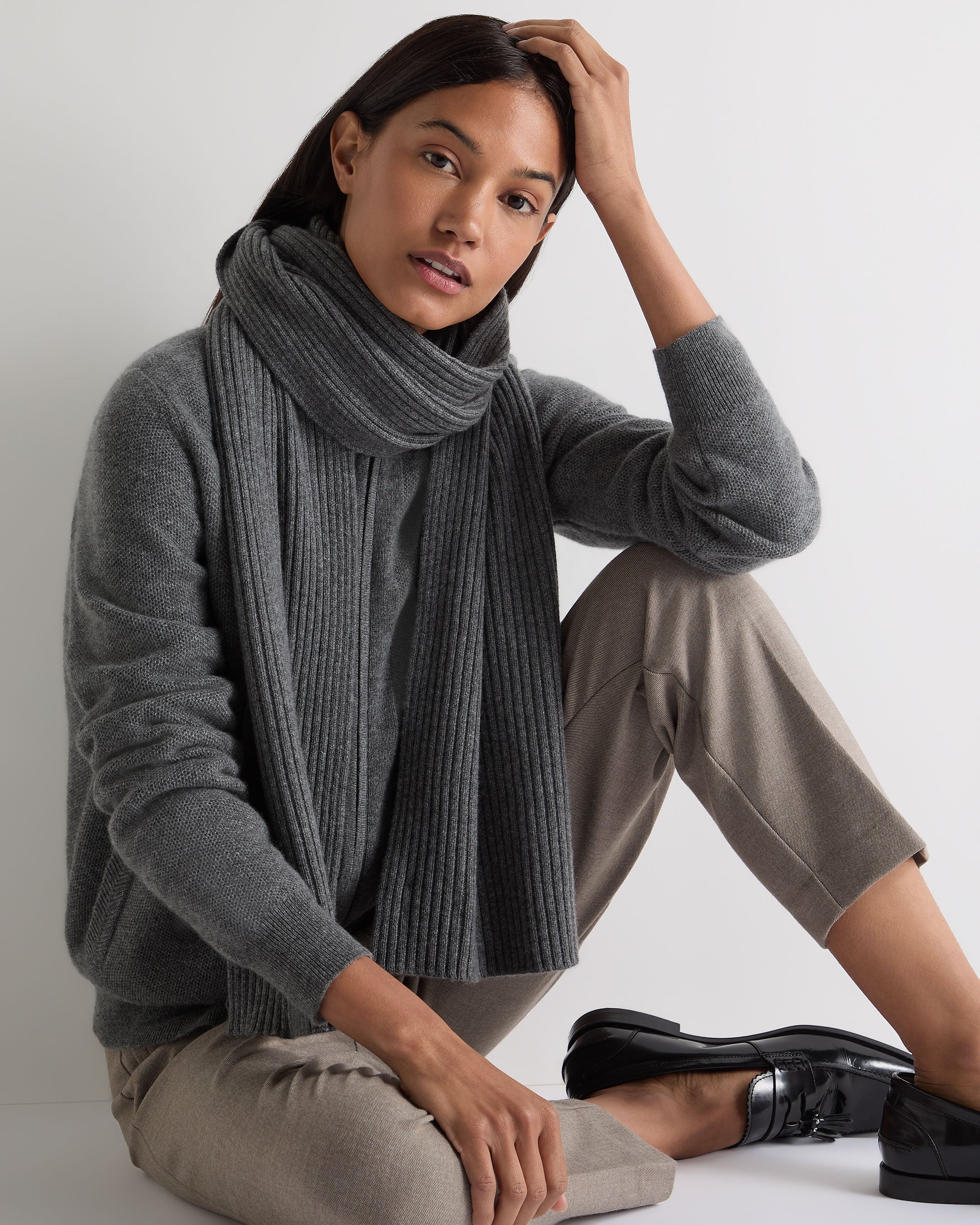 Unisex Short Ribbed Cashmere Scarf Elephant Grey - Image 3