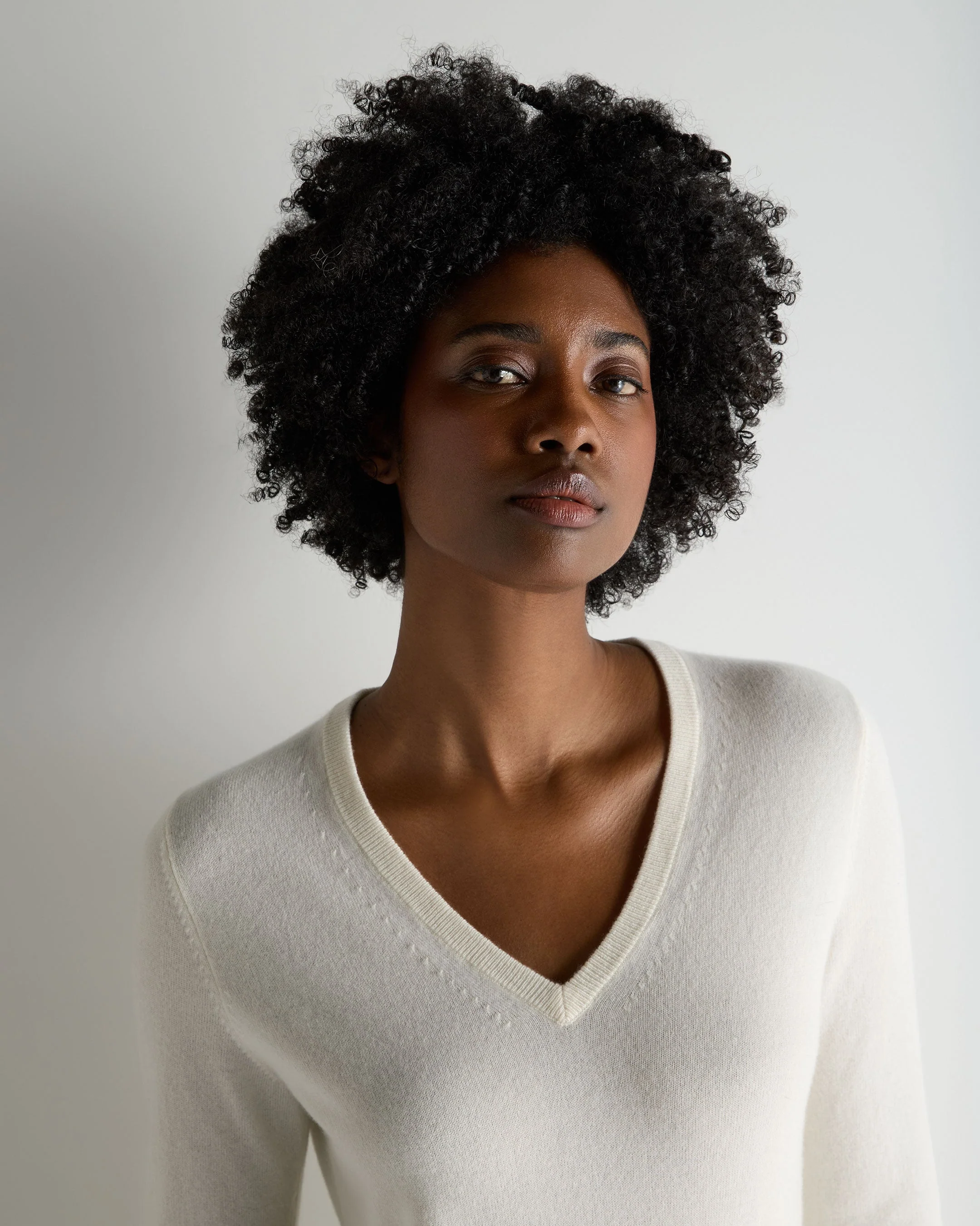 Women's Phoebe V Neck Cashmere Sweater New Ivory White - Image 5