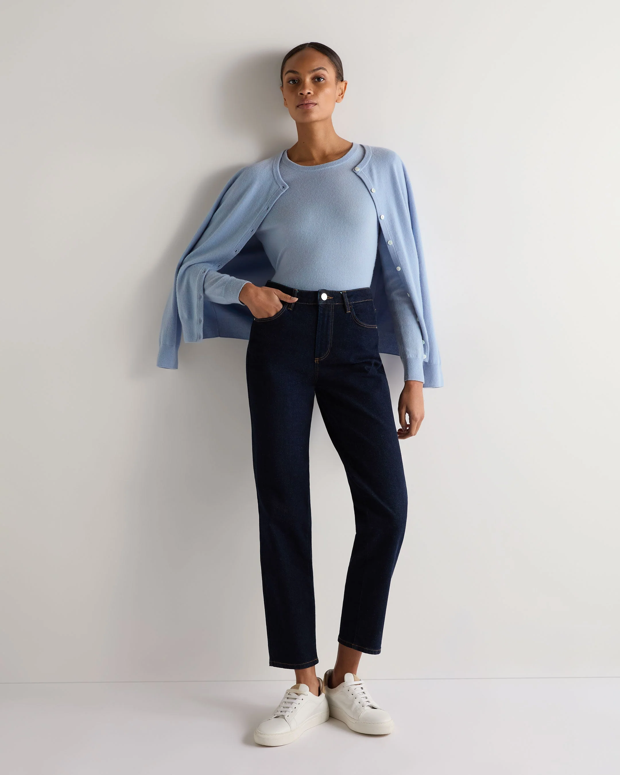 Women's Evie Classic Round Neck Cashmere Sweater Sea Mist Blue - Image 3