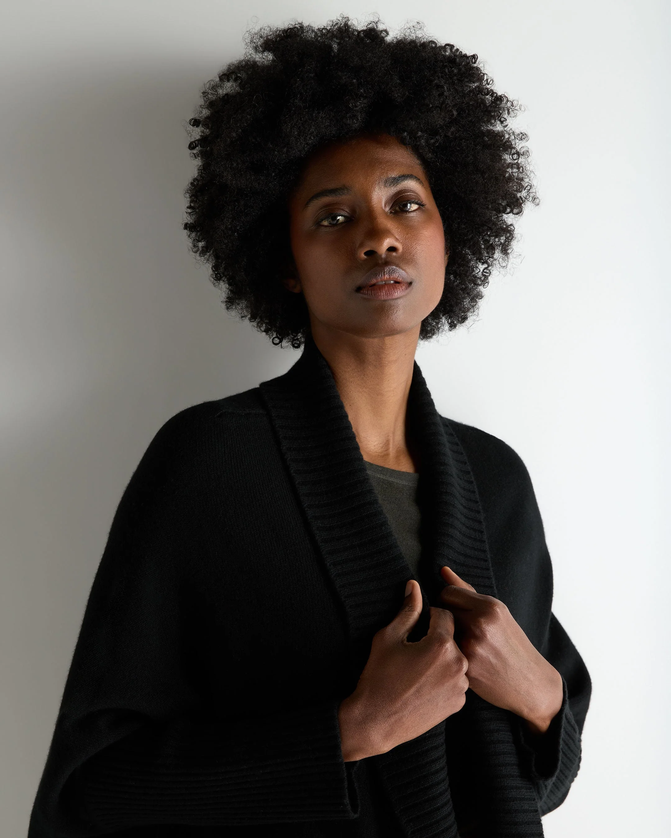 Women's Cocooning Cashmere Cardigan Black - Image 5