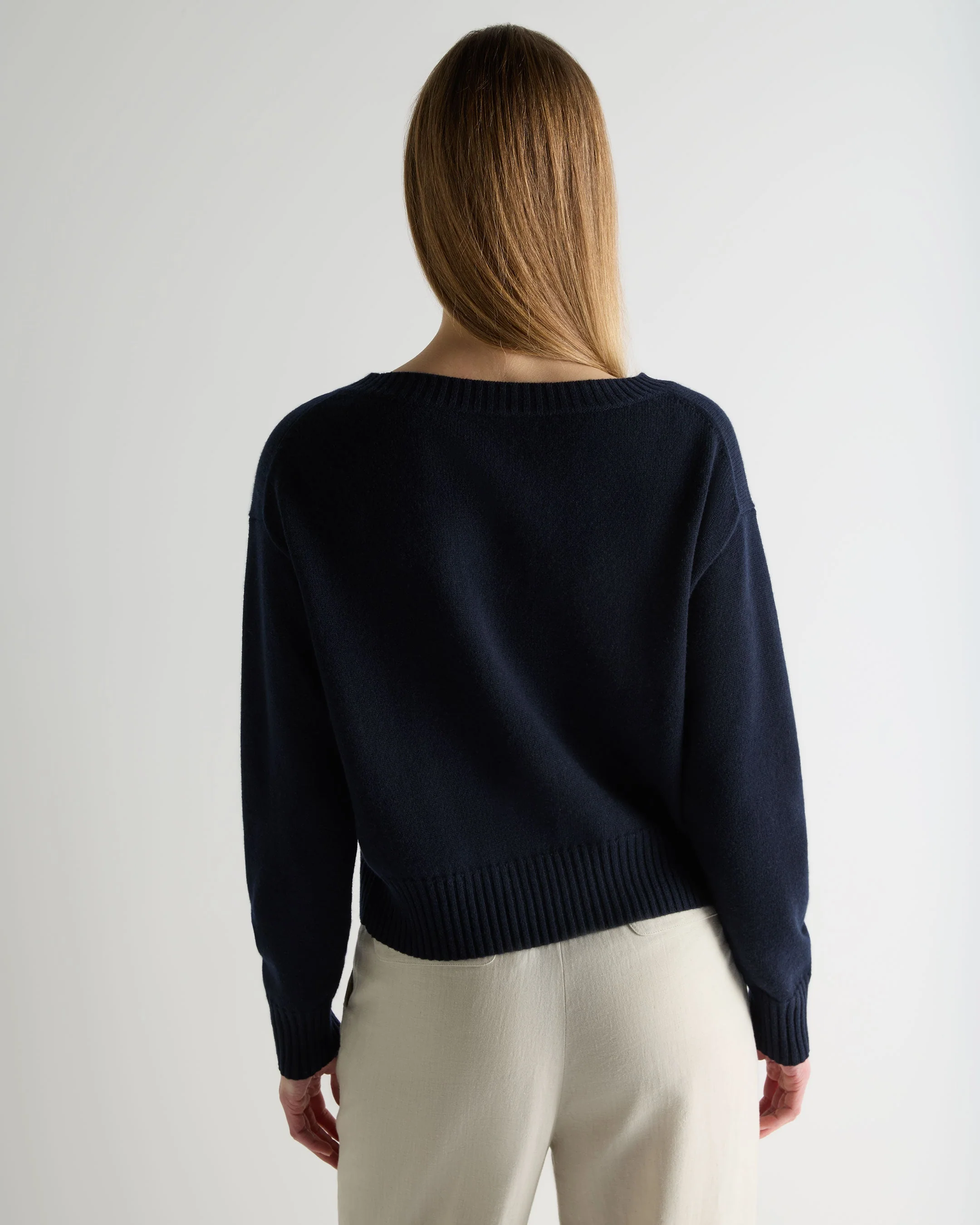Women's Crop Boat Neck Cashmere Sweater Navy Blue - Image 4