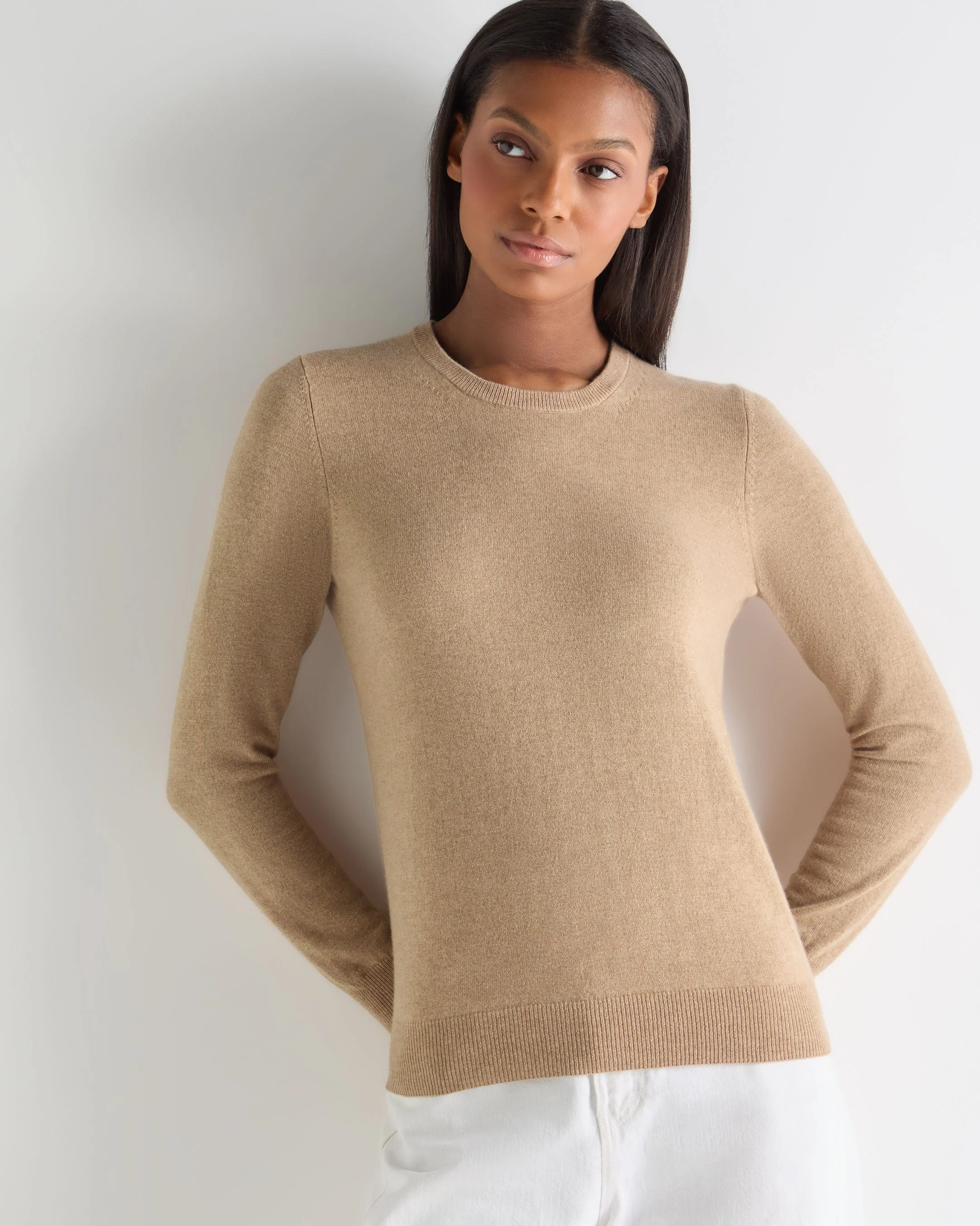 Women's Evie Classic Round Neck Cashmere Sweater Cappuccino Brown