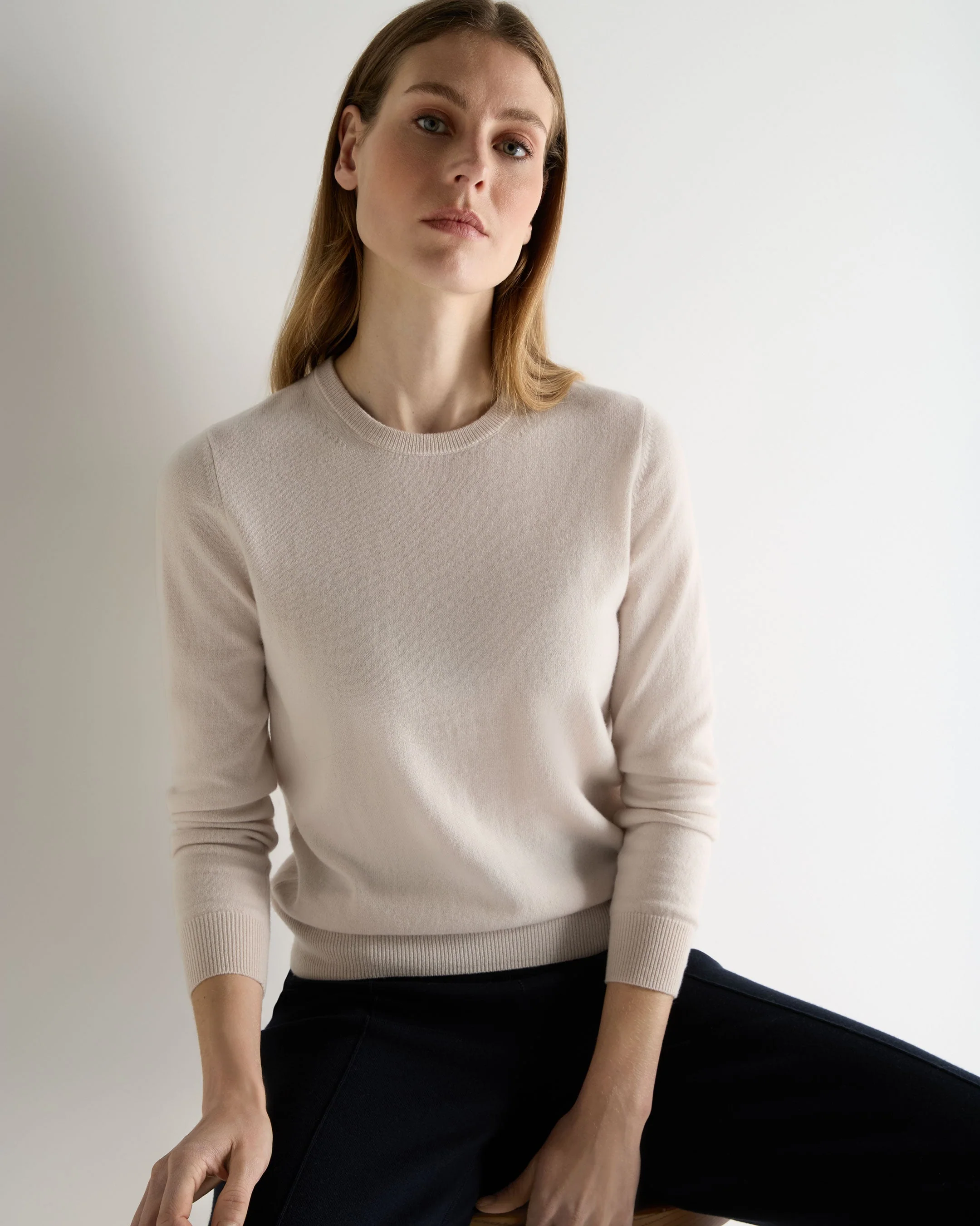Women's Evie Classic Round Neck Cashmere Sweater Dove Pink
