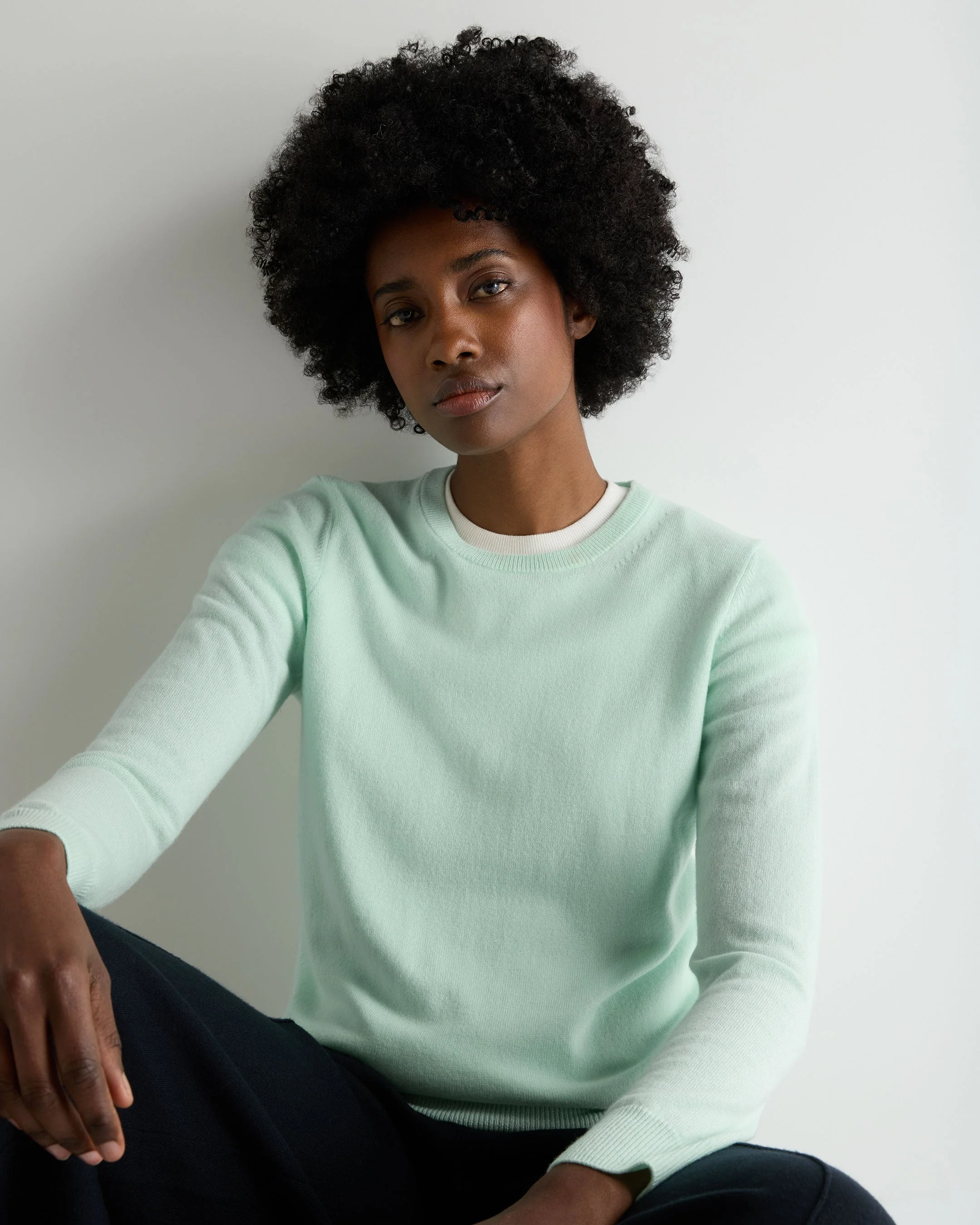 Women's Evie Classic Round Neck Cashmere Sweater Mint Green - Image 5