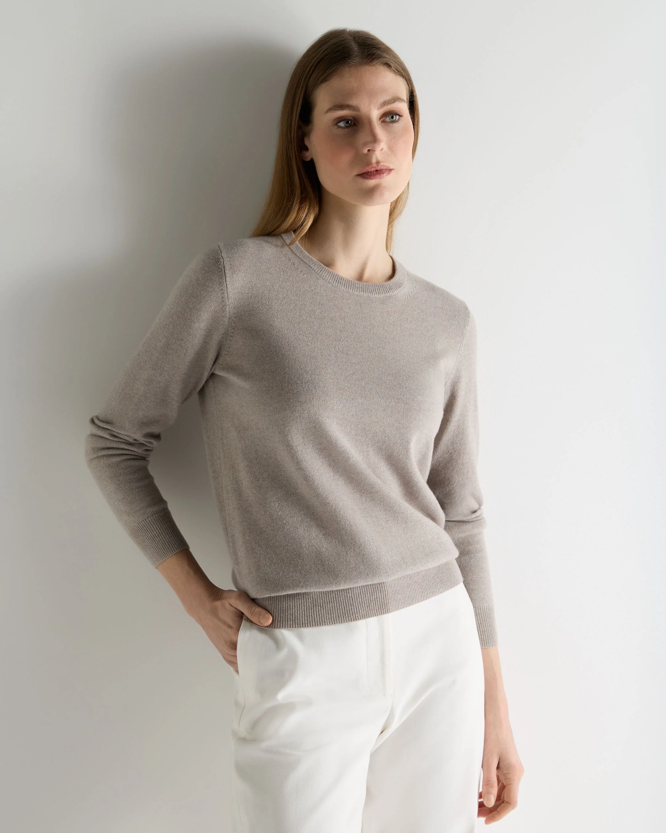 Women's Evie Classic Round Neck Cashmere Sweater Oat Grey