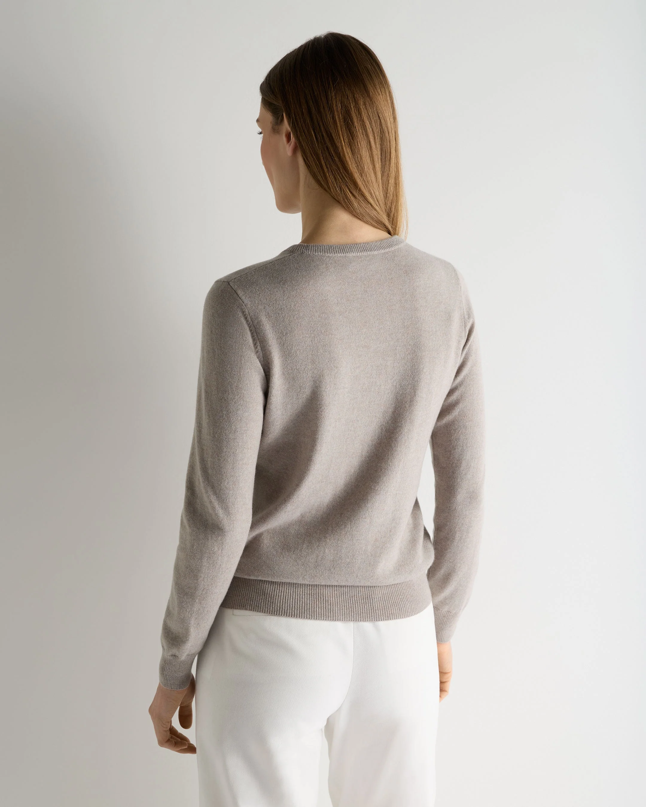 Women's Evie Classic Round Neck Cashmere Sweater Oat Grey - Image 4