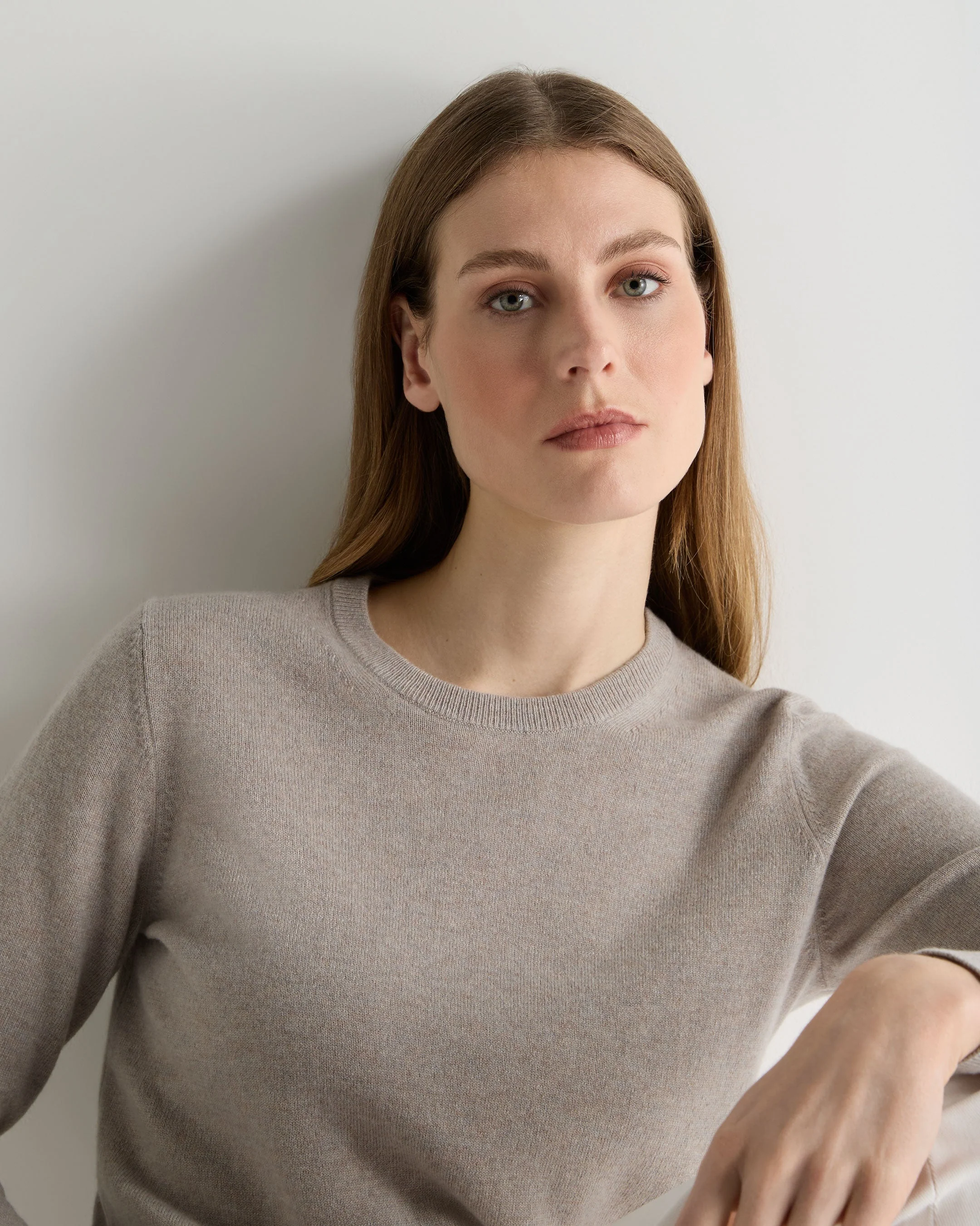 Women's Evie Classic Round Neck Cashmere Sweater Oat Grey - Image 5
