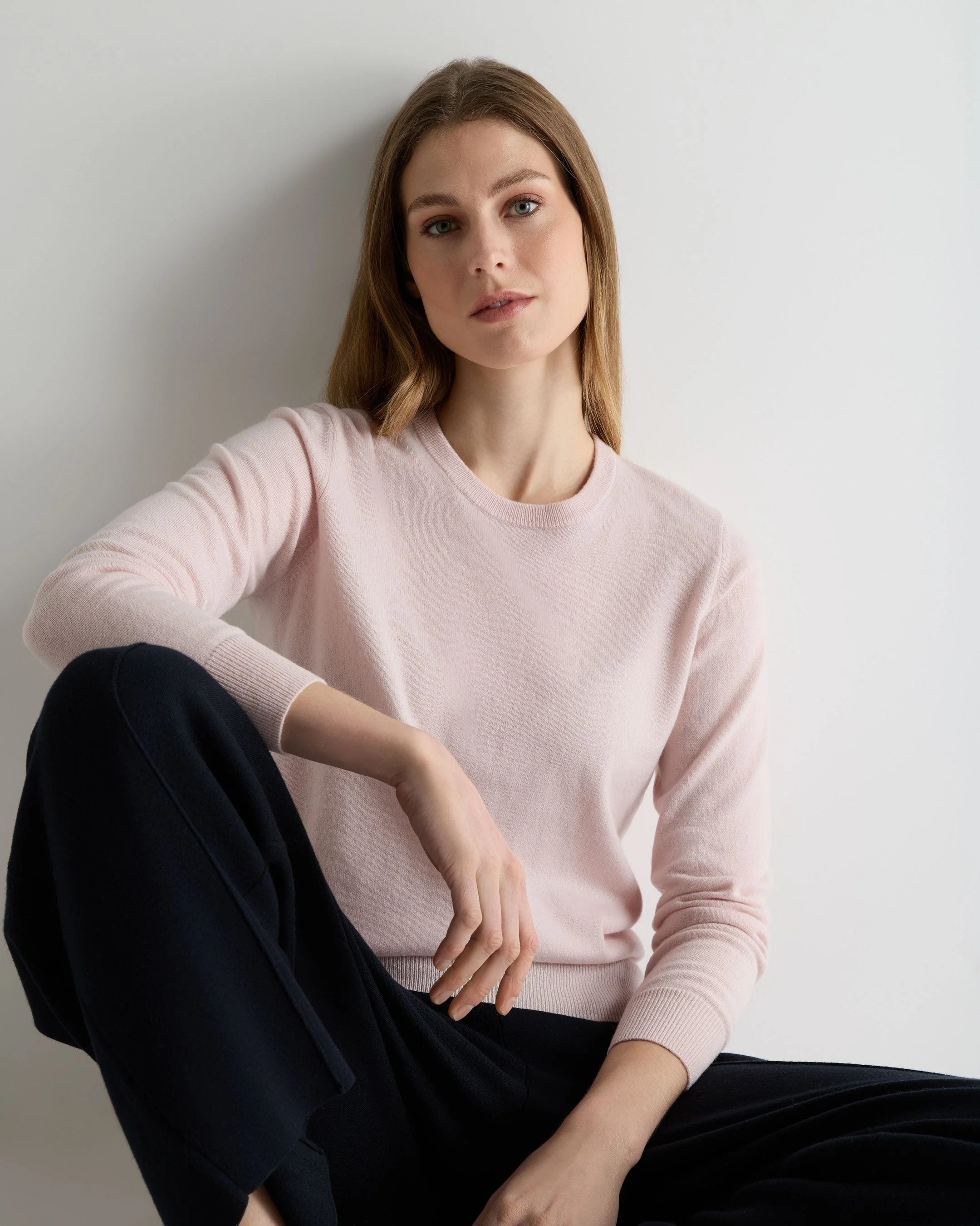 Women's Evie Classic Round Neck Cashmere Sweater Powder Pink