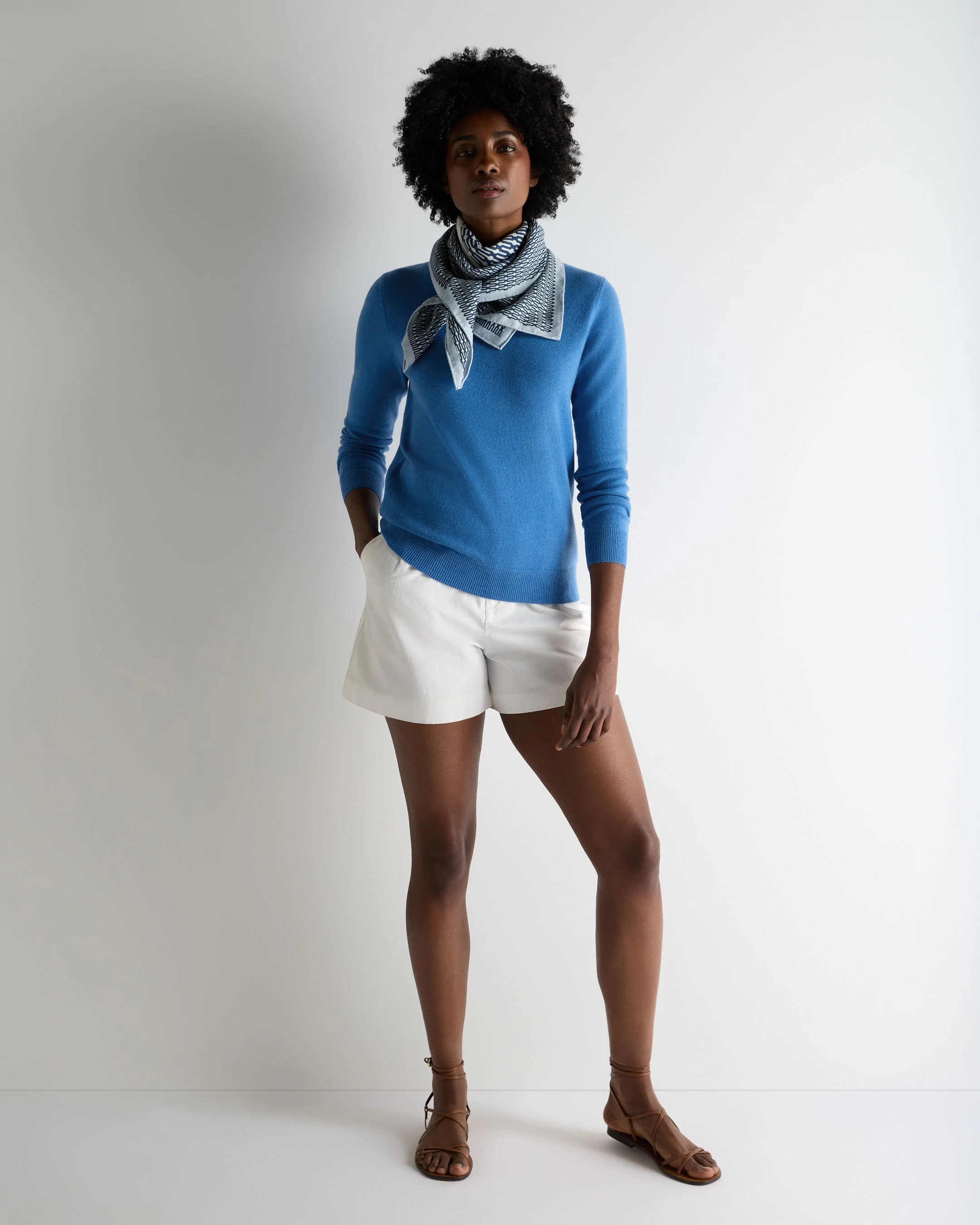 Women's Evie Classic Round Neck Cashmere Sweater Sunshine Blue - Image 3