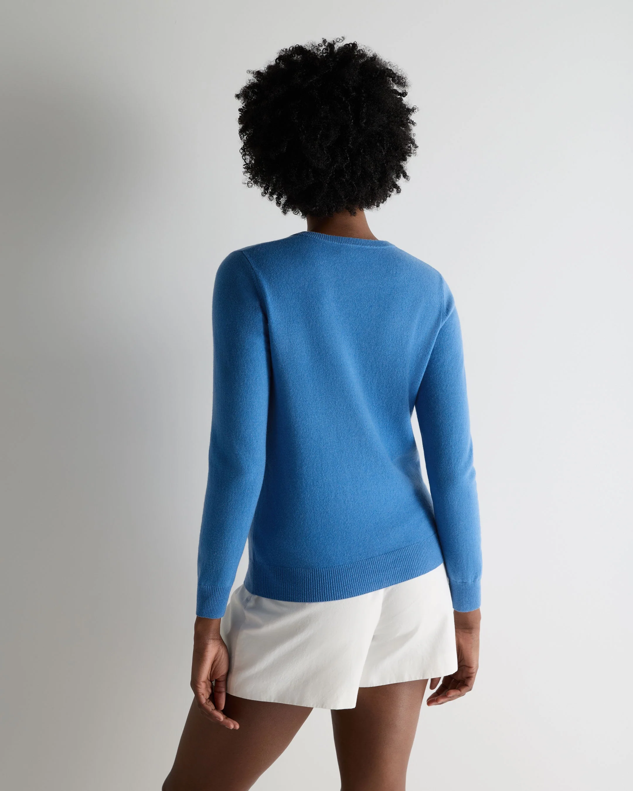 Women's Evie Classic Round Neck Cashmere Sweater Sunshine Blue - Image 4