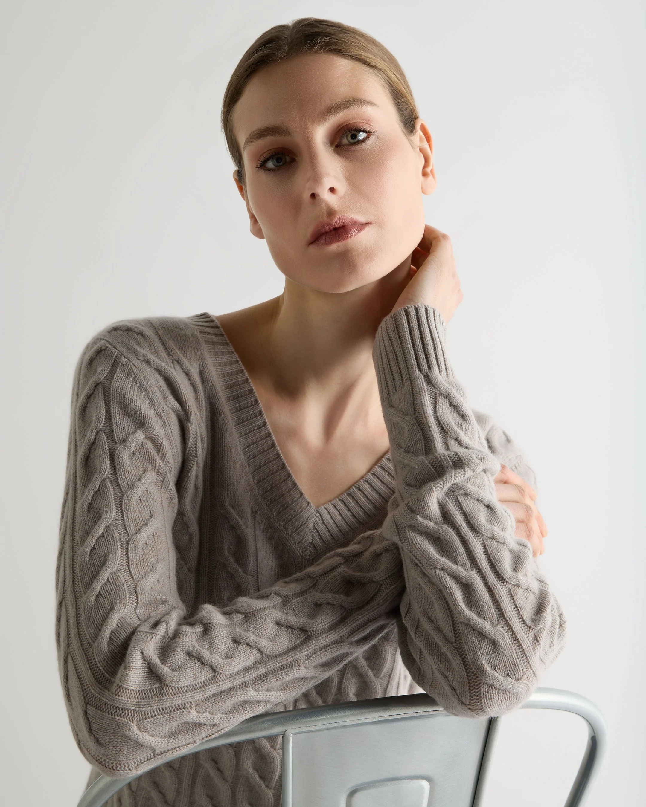 Women's Frankie Cable V Neck Cashmere Sweater Oat Grey - Image 5