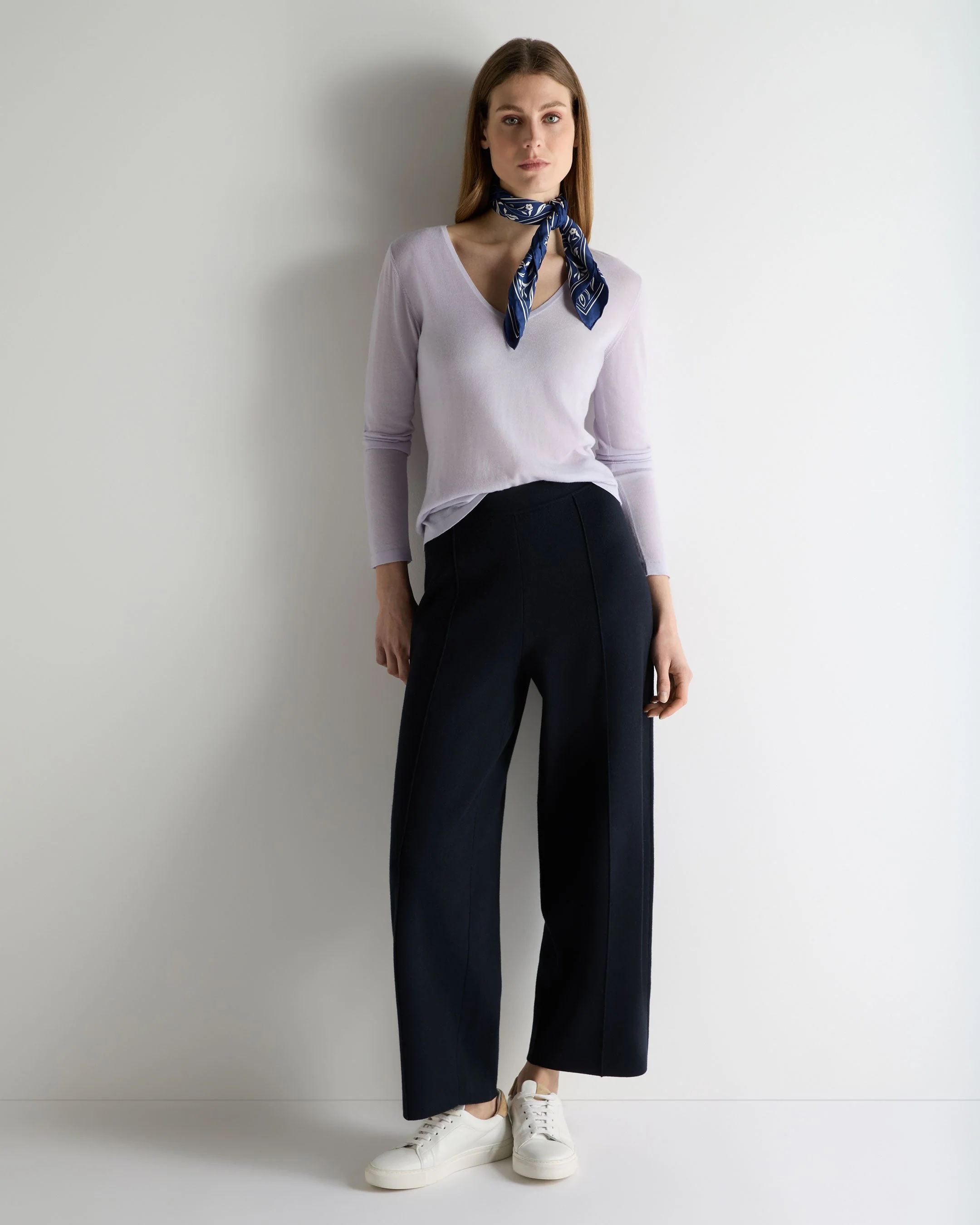 Women's Imogen Superfine Cashmere V Neck Sweater Lavender Purple - Image 3