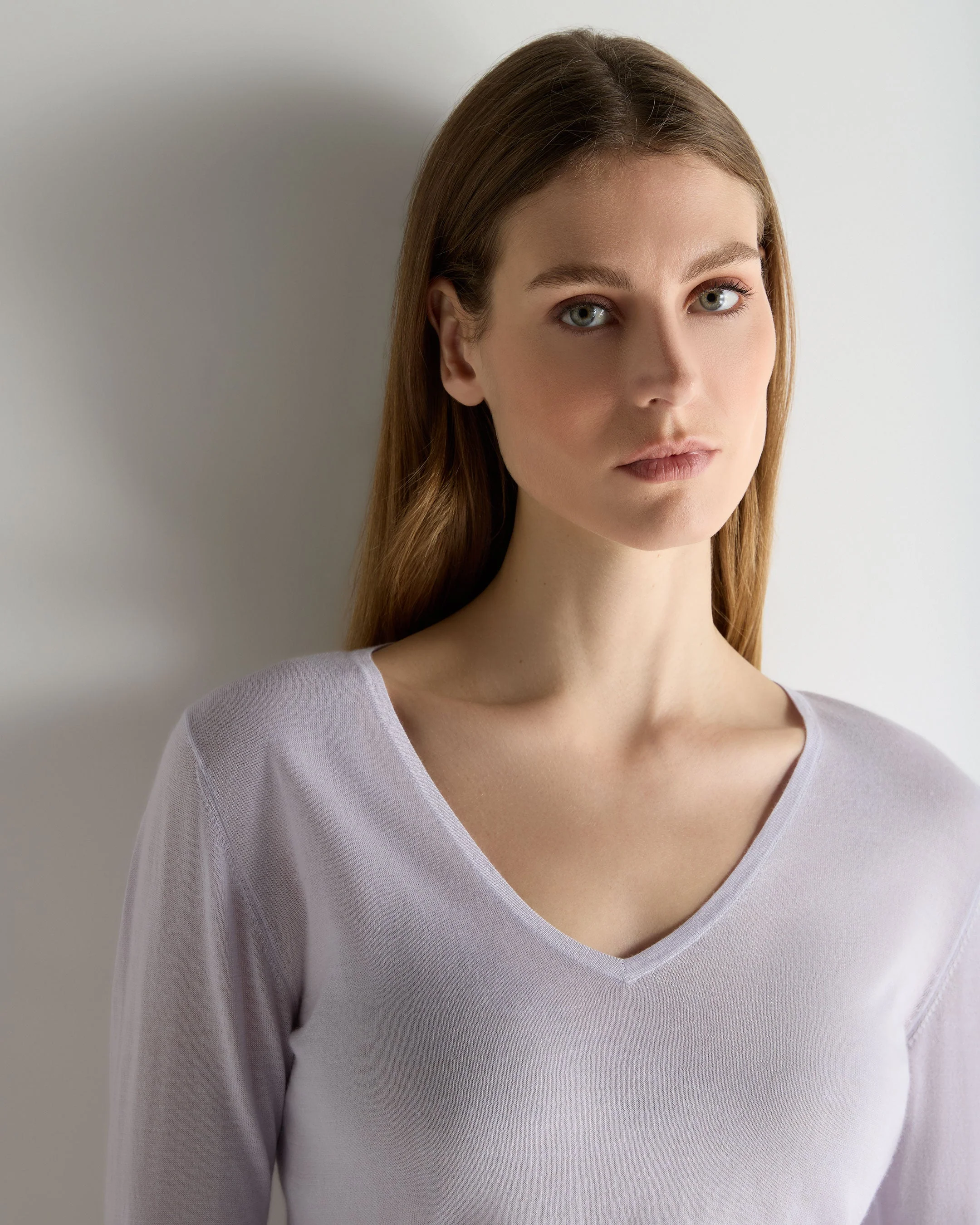 Women's Imogen Superfine Cashmere V Neck Sweater Lavender Purple - Image 5