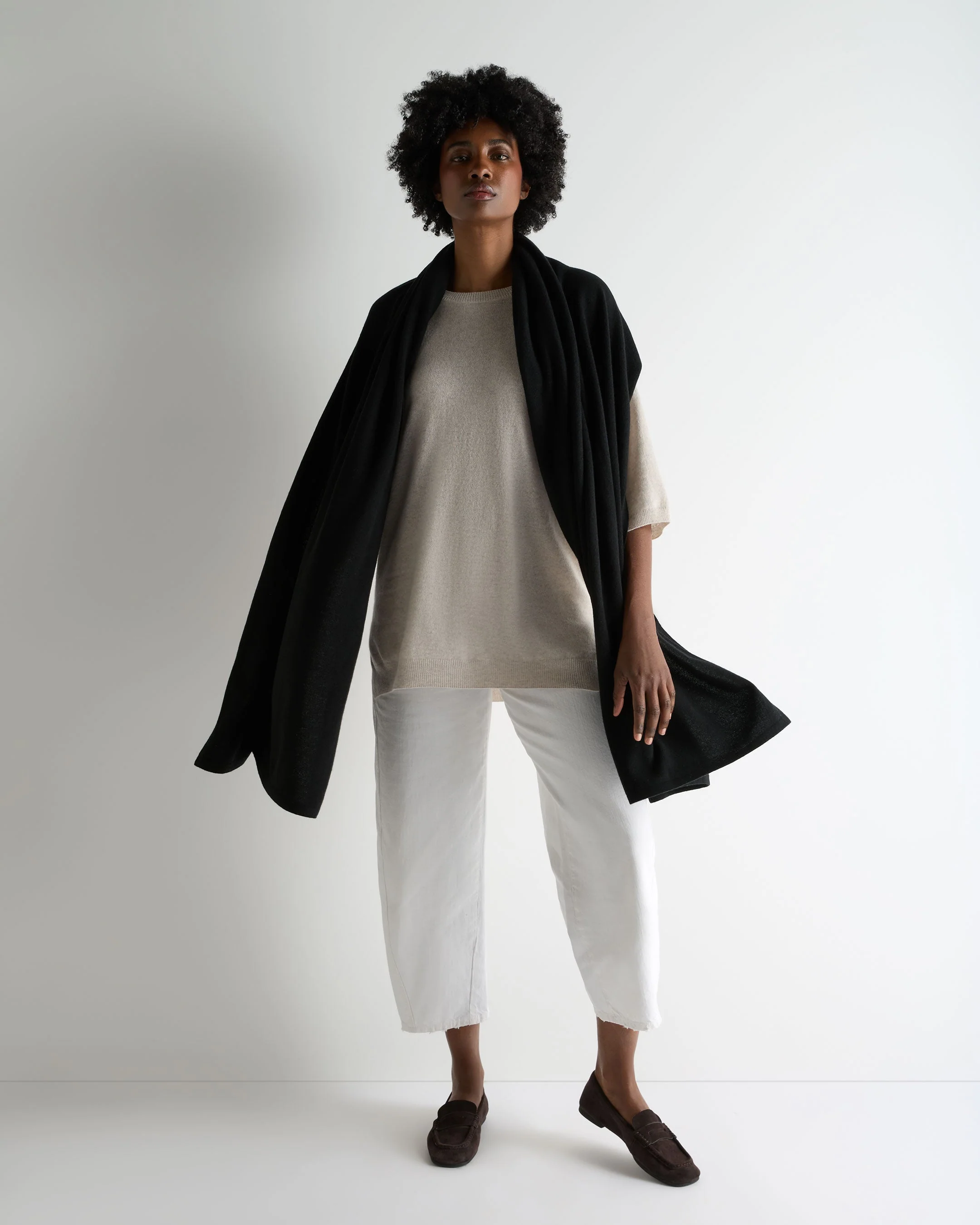 Women's Lightweight Cashmere Shawl Black - Image 3