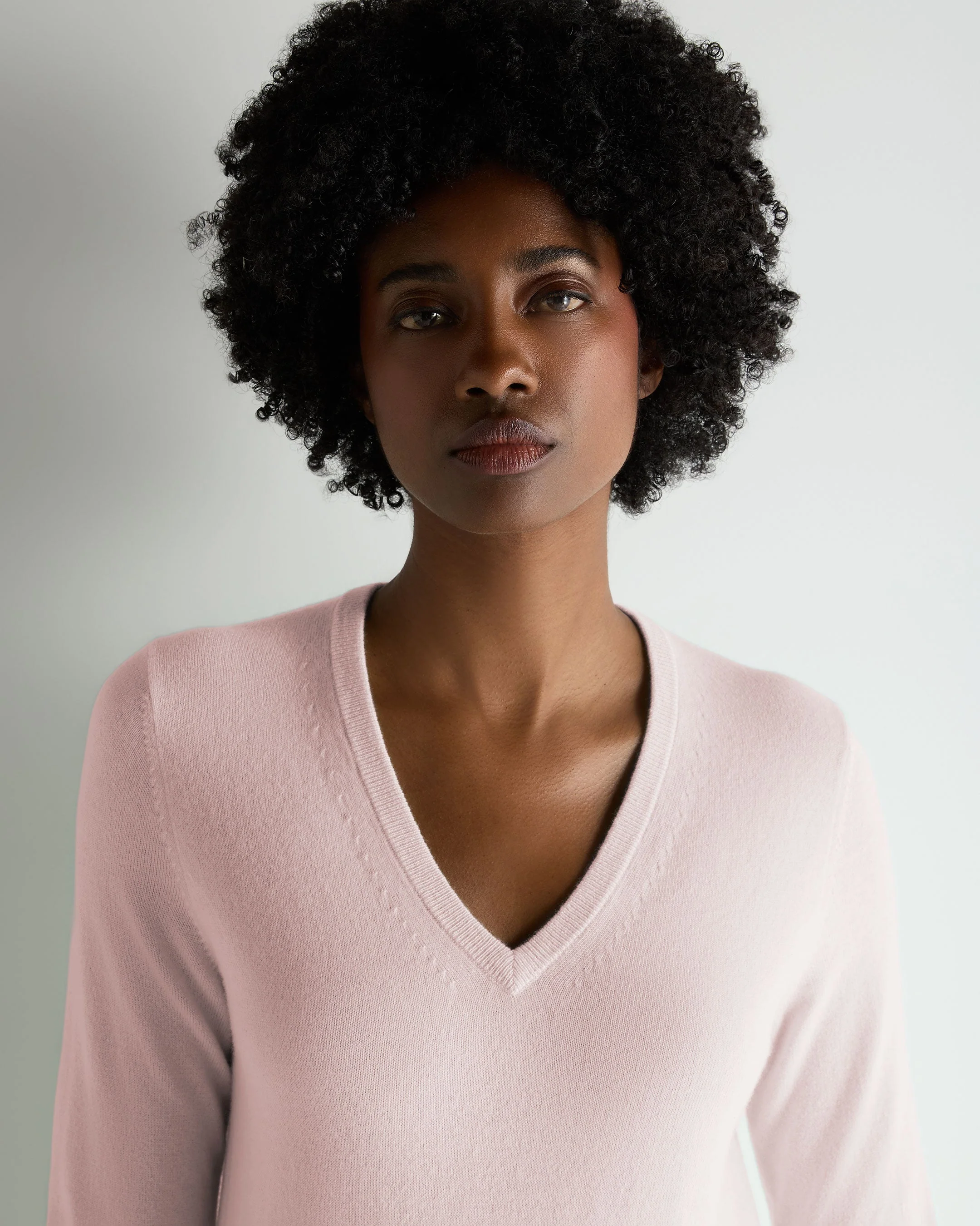 Women's Phoebe V Neck Cashmere Sweater Powder Pink - Image 5