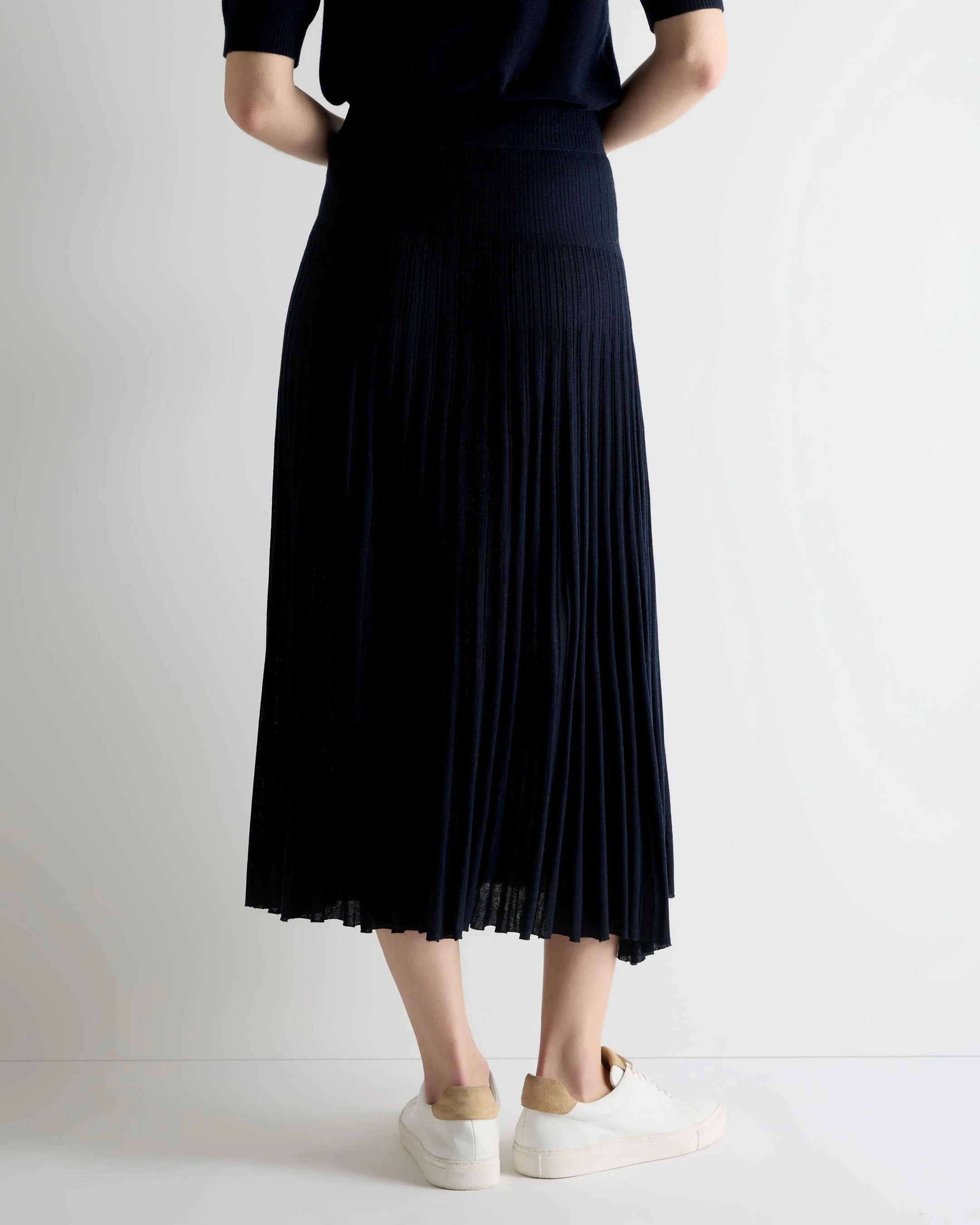 Women's Superfine Pleated Cashmere Silk Skirt Navy Blue - Image 4