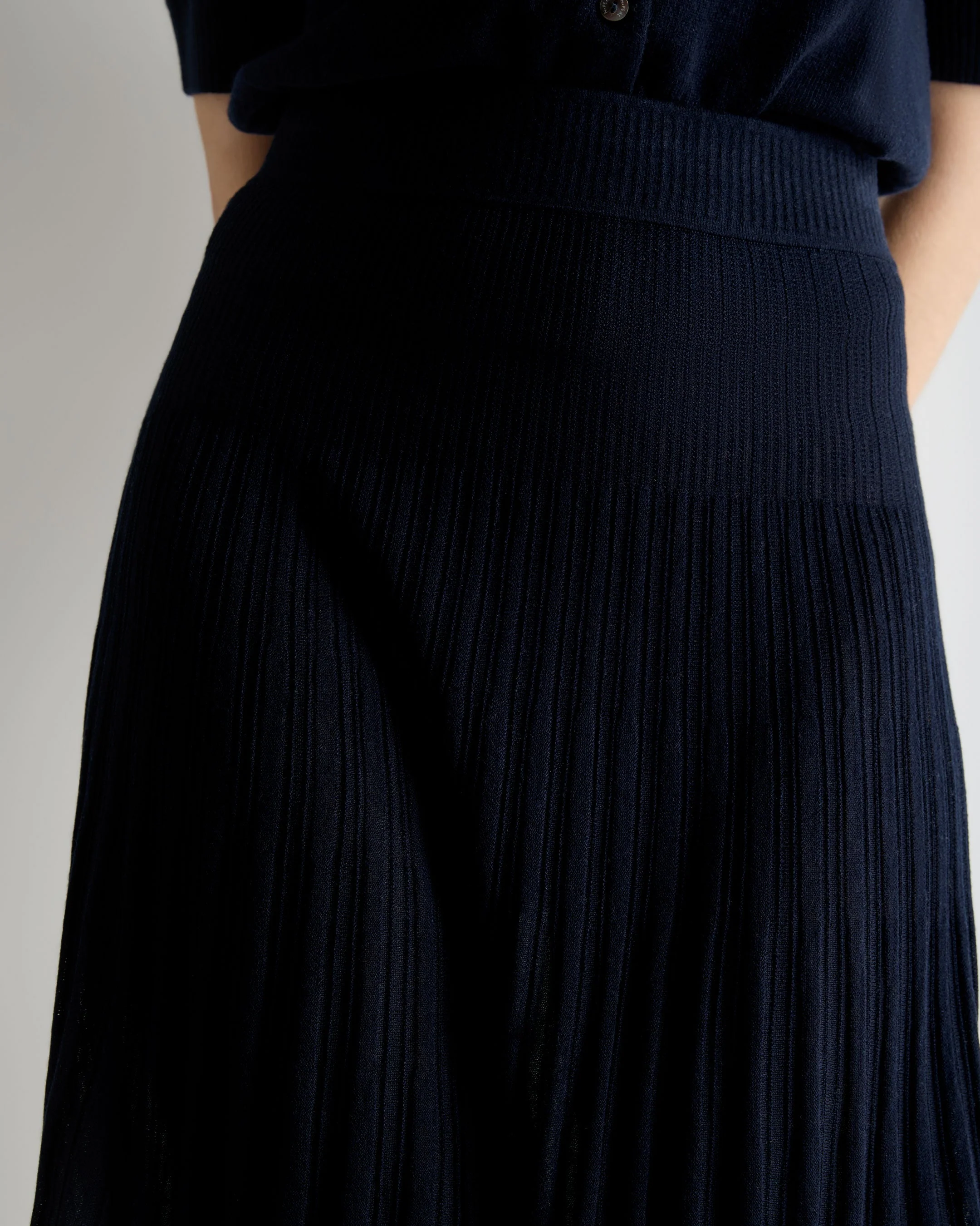 Women's Superfine Pleated Cashmere Silk Skirt Navy Blue - Image 5