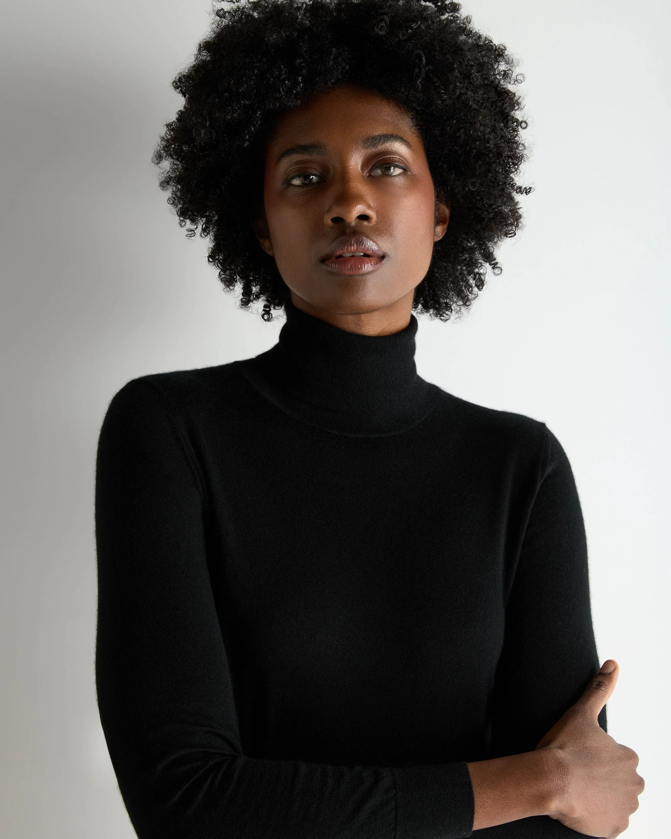 Women's Margot Superfine Cashmere Turtle Neck Sweater Black - Image 5